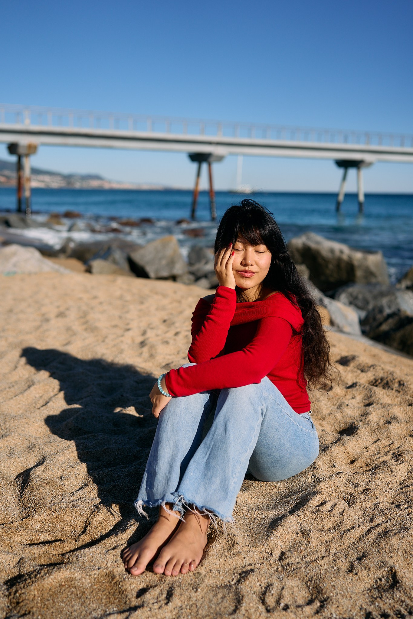 Description of the beach and sea location for a love-story or individual photo shoot in Barcelona, examples of photos. POSTCARD.BCN Photographer Kate in Barcelona. Love-story, family or individual photo shoots