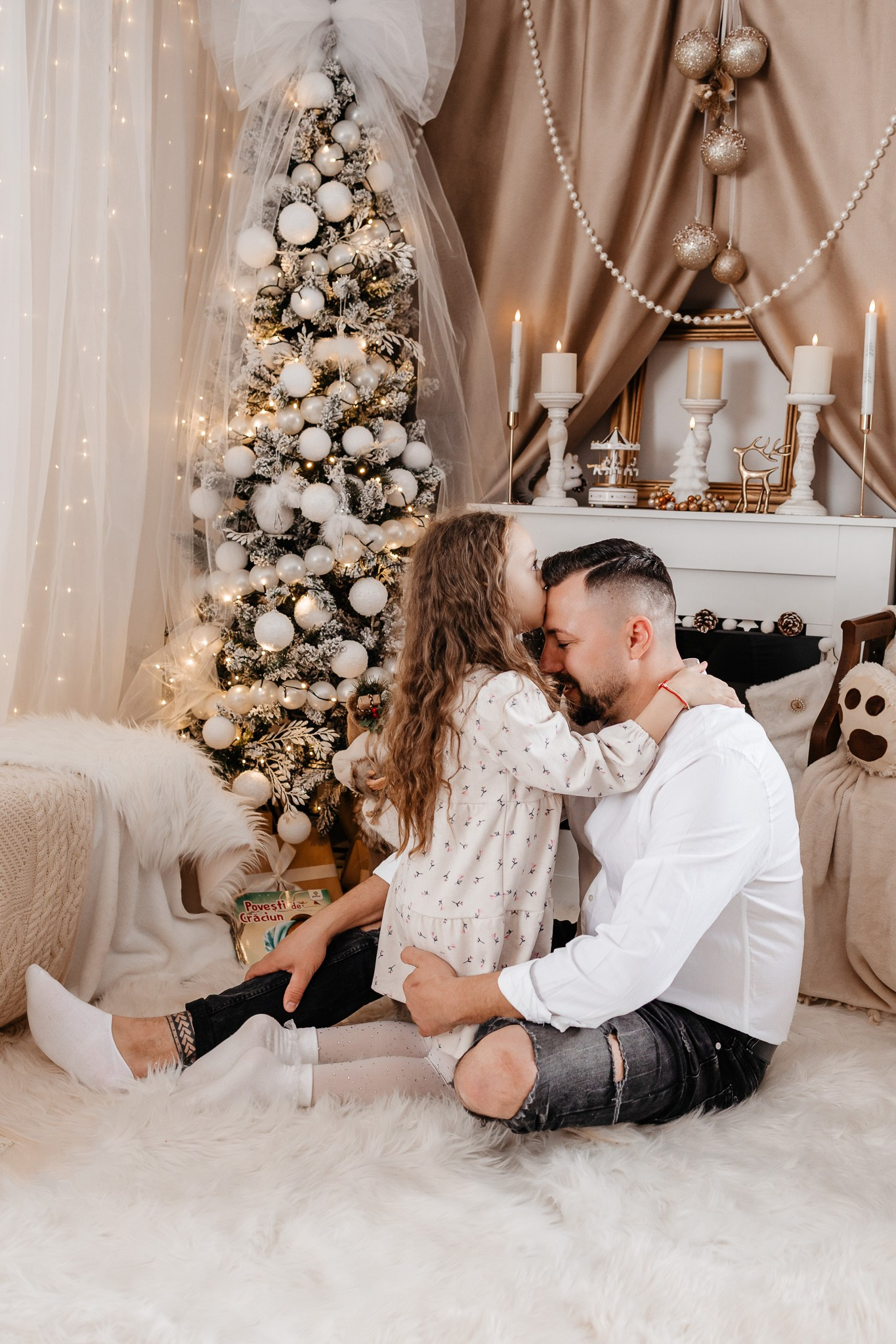 Ședințe Foto Crăciun 2025 Piatra Neamț | Fotografii de Sărbători | FotoACTIV. Fotograf Profesionist Piatra Neamț, Roman, Târgu Neamț, Bicaz, Neamț | Studio, Nuntă, Botez, Eveniment | FotoACTIV