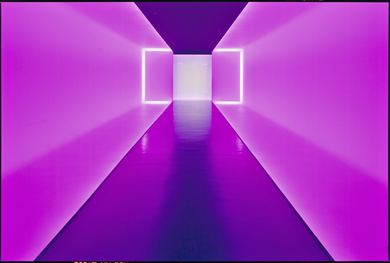 Джеймс Таррелл Ganzfeld 2024: световая инсталляция, где исчезают границы пространства | урок современного искусства 10meetings