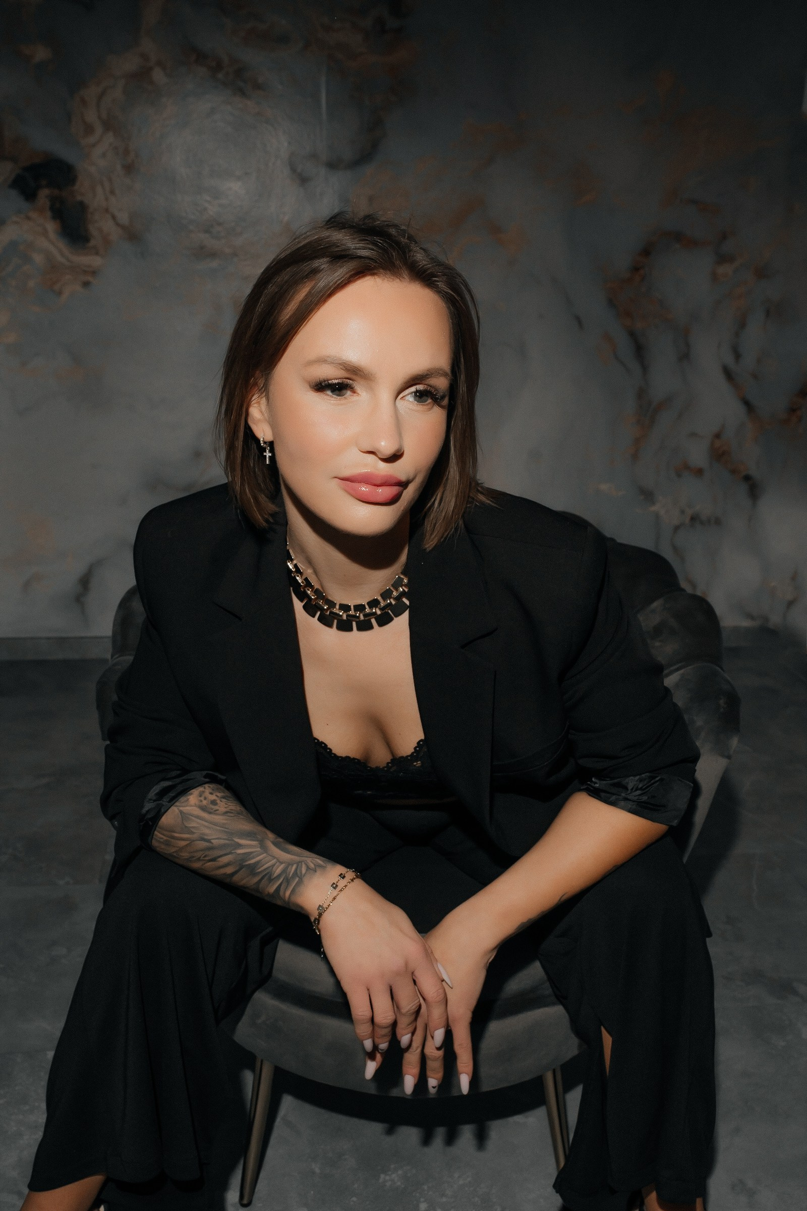 Dynamisches Porträt einer Geschäftsfrau – Business-Fotografie für LinkedIn und Social Media