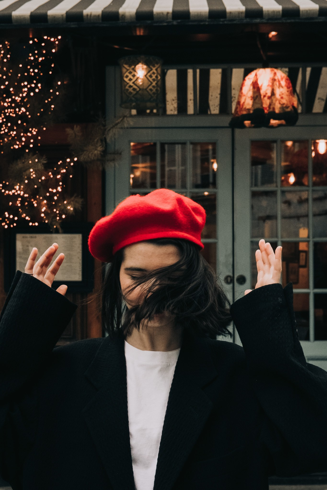 Mariana’s photoshoot: discovering Paris. Photographer in Paris Marina Chaput