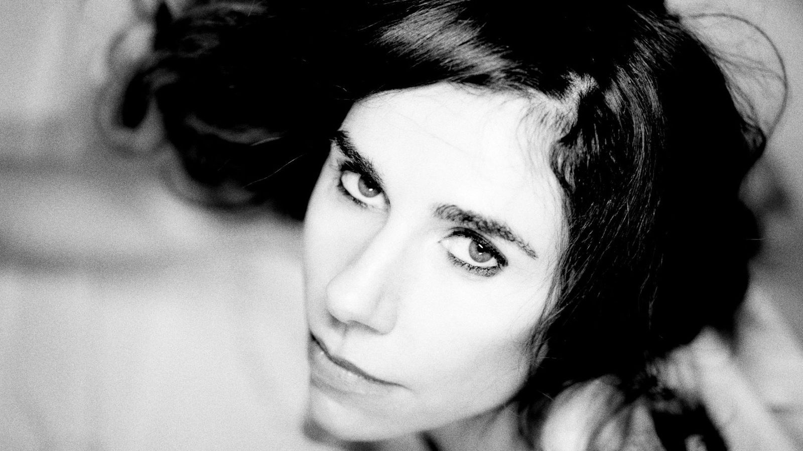 PJ Harvey представила амбиентный сингл «Voyager», написанный для шоу физика Брайана Кокса | FOTKAI