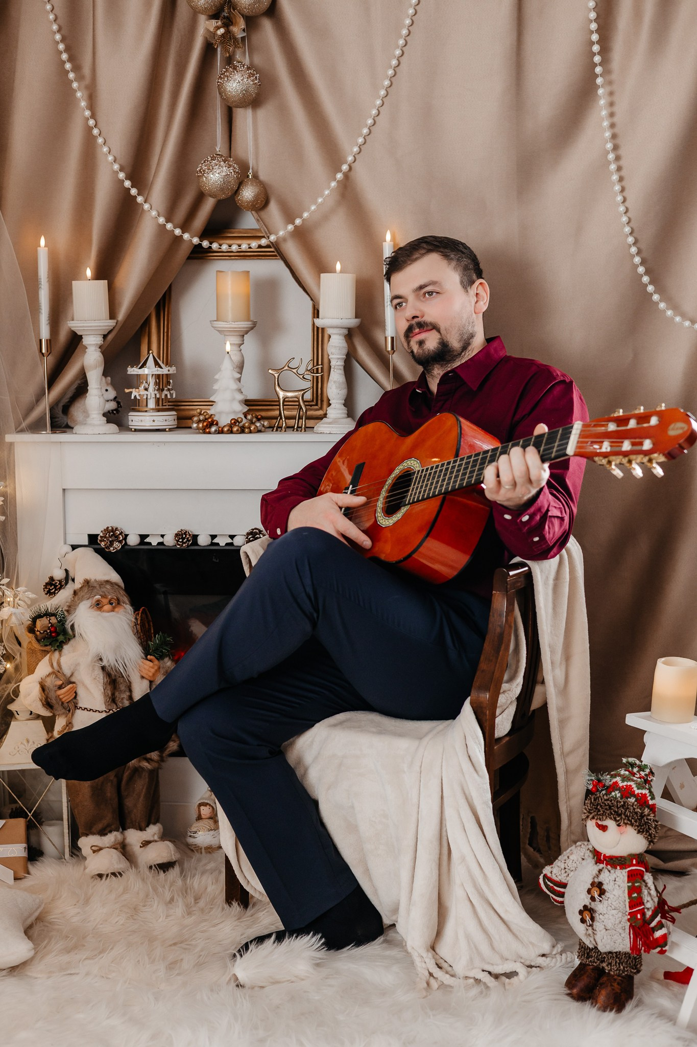 Ședințe Foto Crăciun 2025 Piatra Neamț | Fotografii de Sărbători | FotoACTIV. Fotograf Profesionist Piatra Neamț, Roman, Târgu Neamț, Bicaz, Neamț | Studio, Nuntă, Botez, Eveniment | FotoACTIV