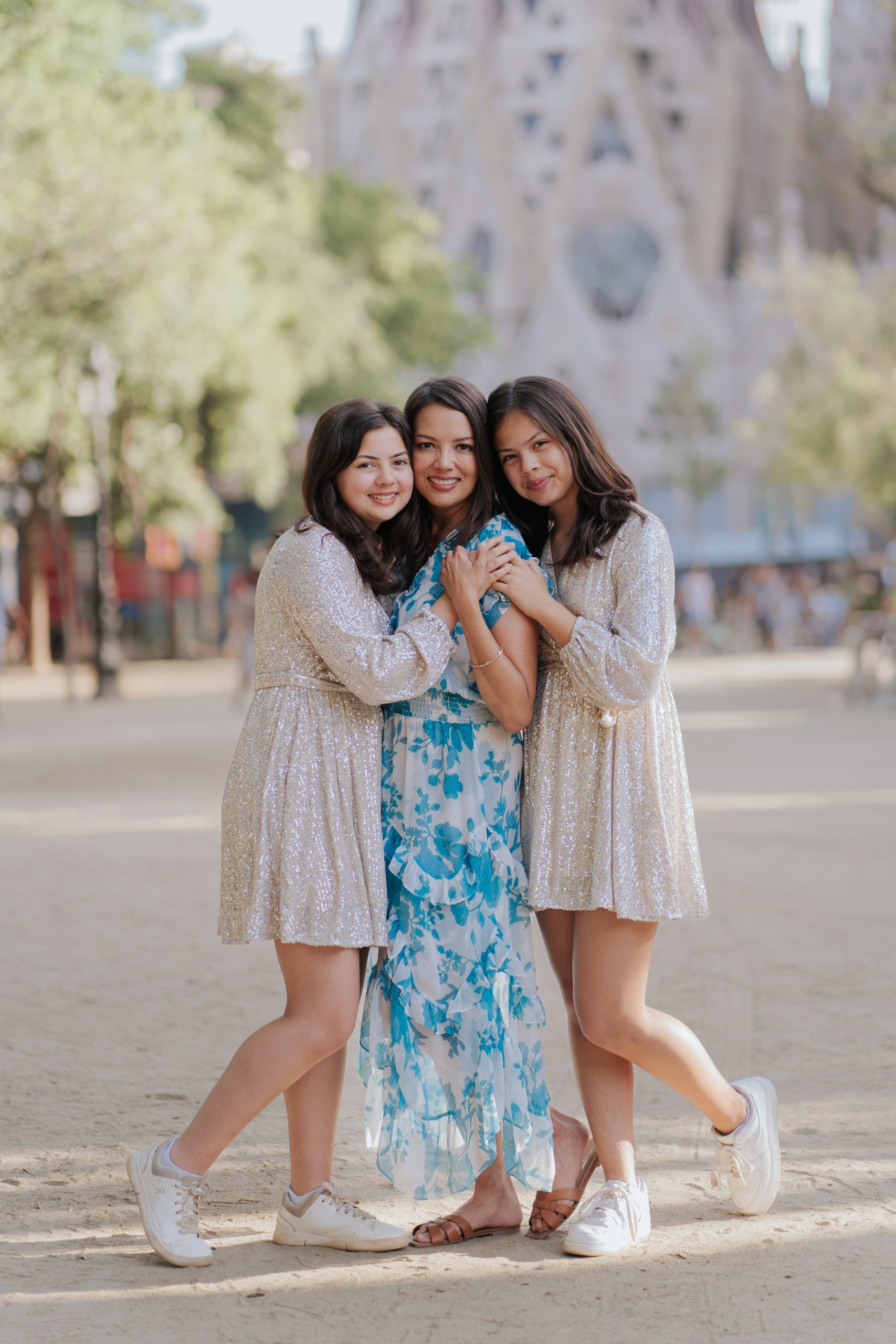 Dressing For A Family Photoshoot — Barcelona Family Photographer tips. DiaFoto — Wow Photographer in Barcelona | Premium Barcelona Photoshoot Experience