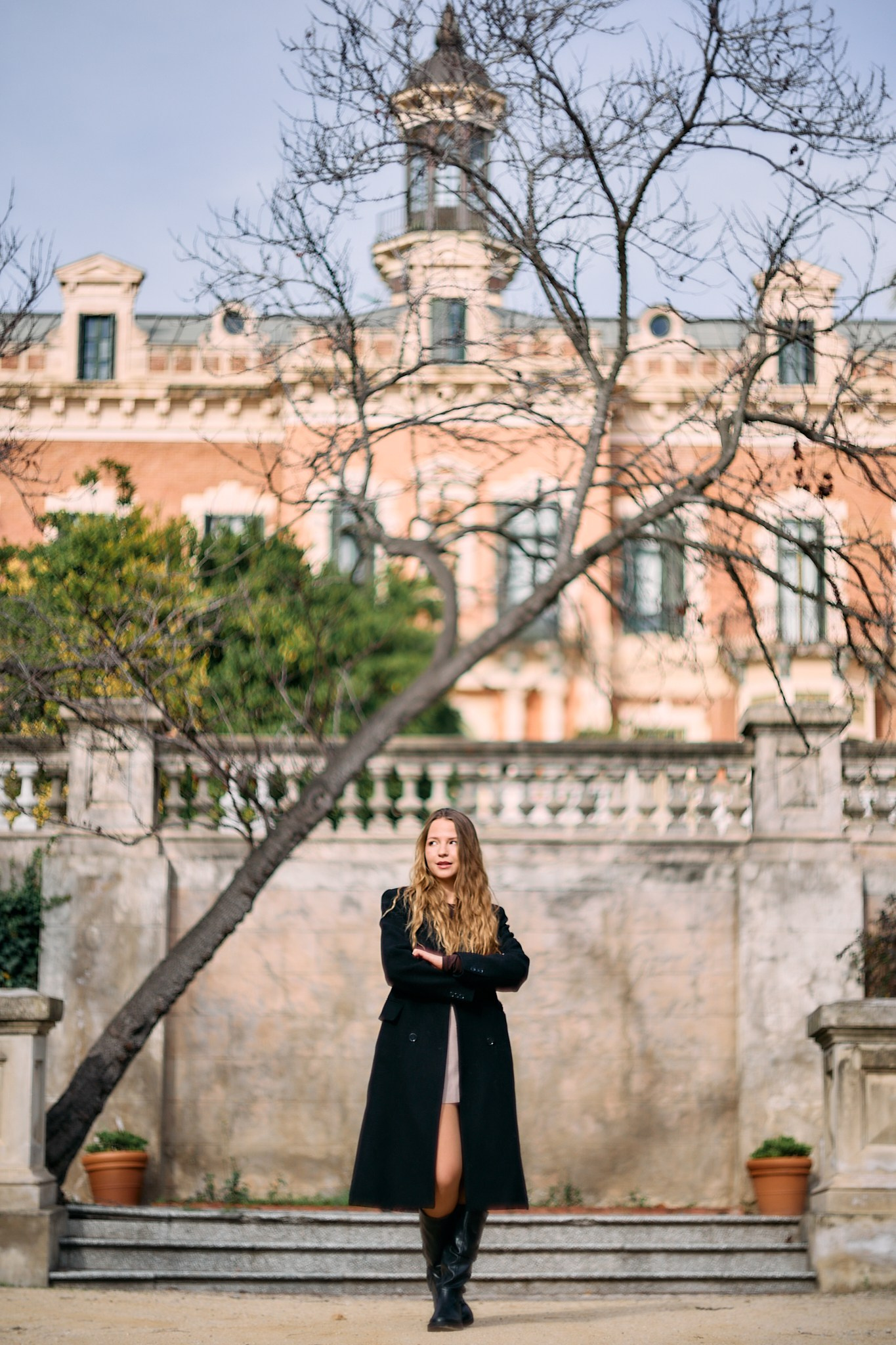 Description of the Palau de les Heures location for a  love-story or individual photo shoot in Barcelona, examples of photos. POSTCARD.BCN Photographer Kate in Barcelona. Love-story, family or individual photo shoots