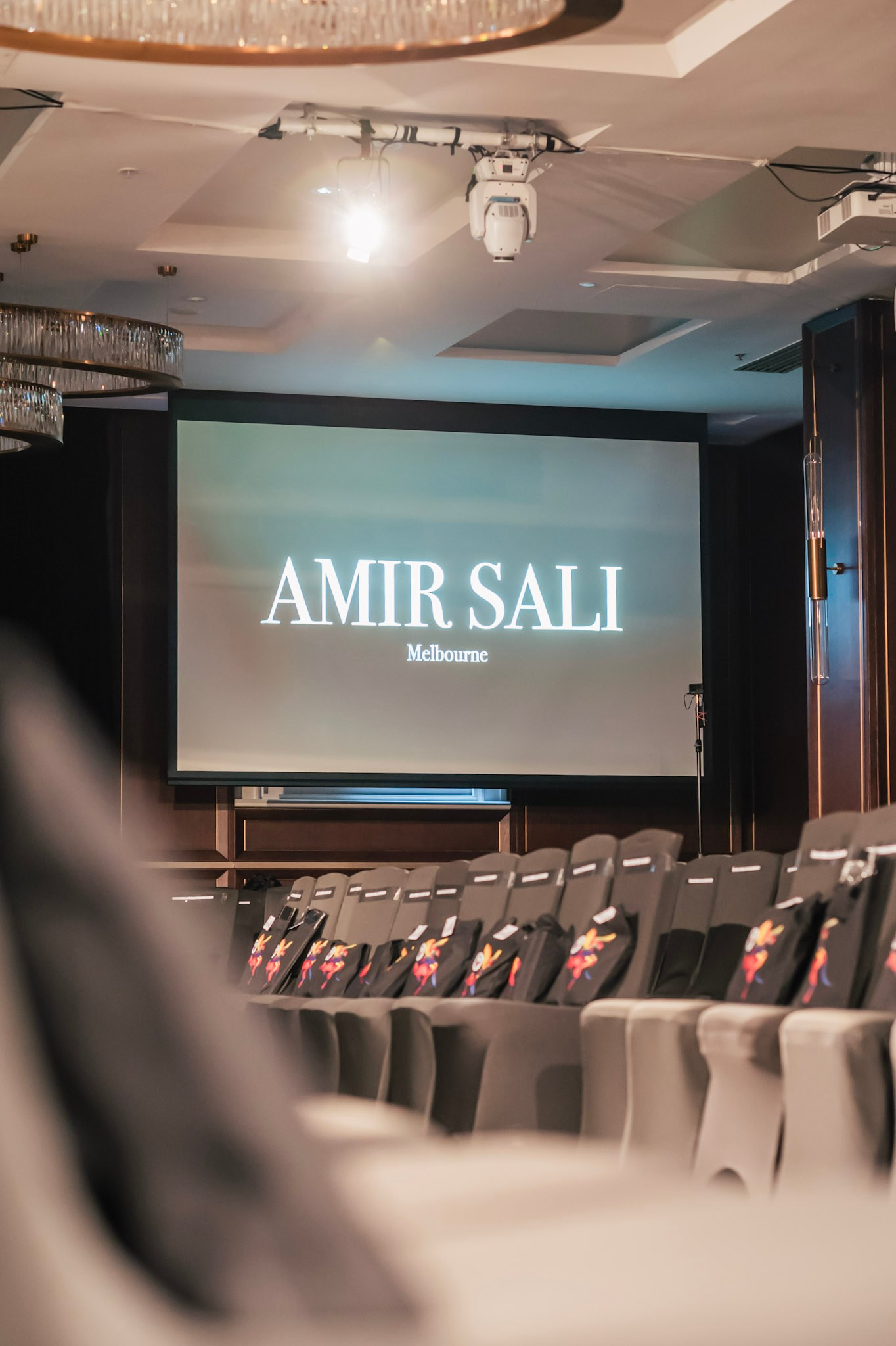 AMIR SALI — Runway Rendezvous. Cindy Law | Vacation & Lifestyle Photographer in Melbourne