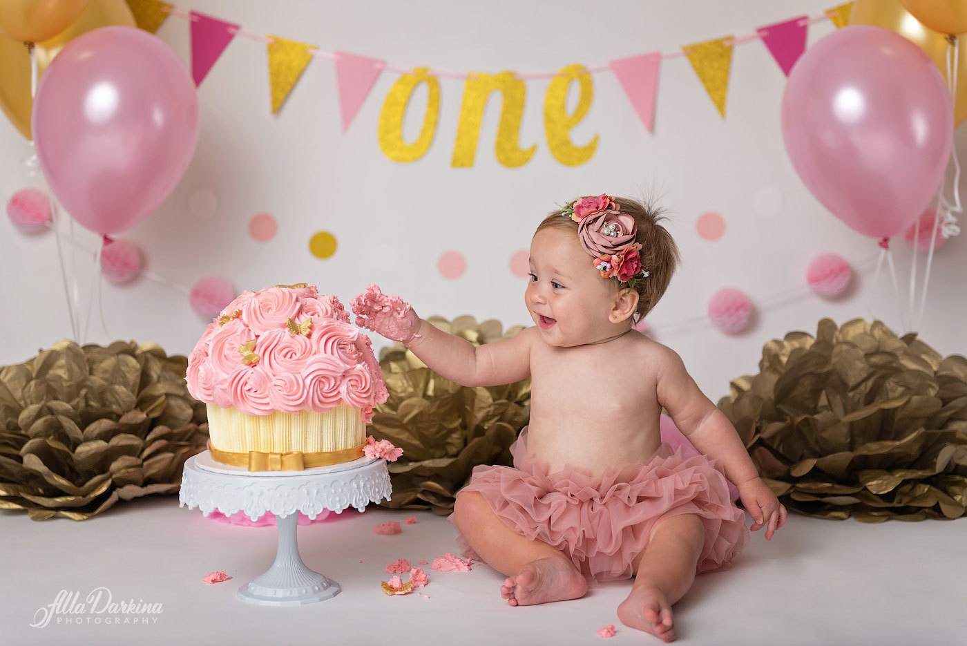 Cake smash session price guide. Newborn and family photographer. Hills District. Sydney