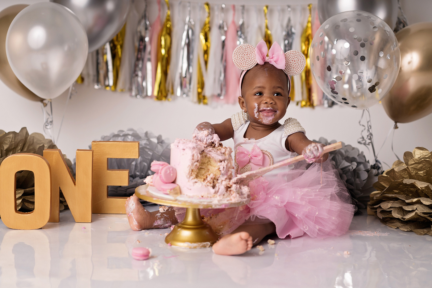 Cake smash session price guide. Newborn and family photographer. Hills District. Sydney