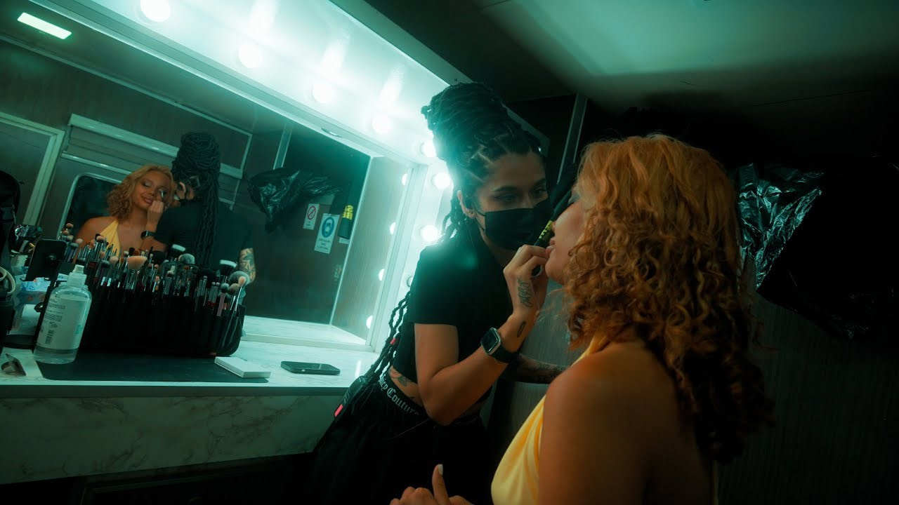 ABOUT. DEYA BELTRAN Maquilladora, fotógrafa y vídeos