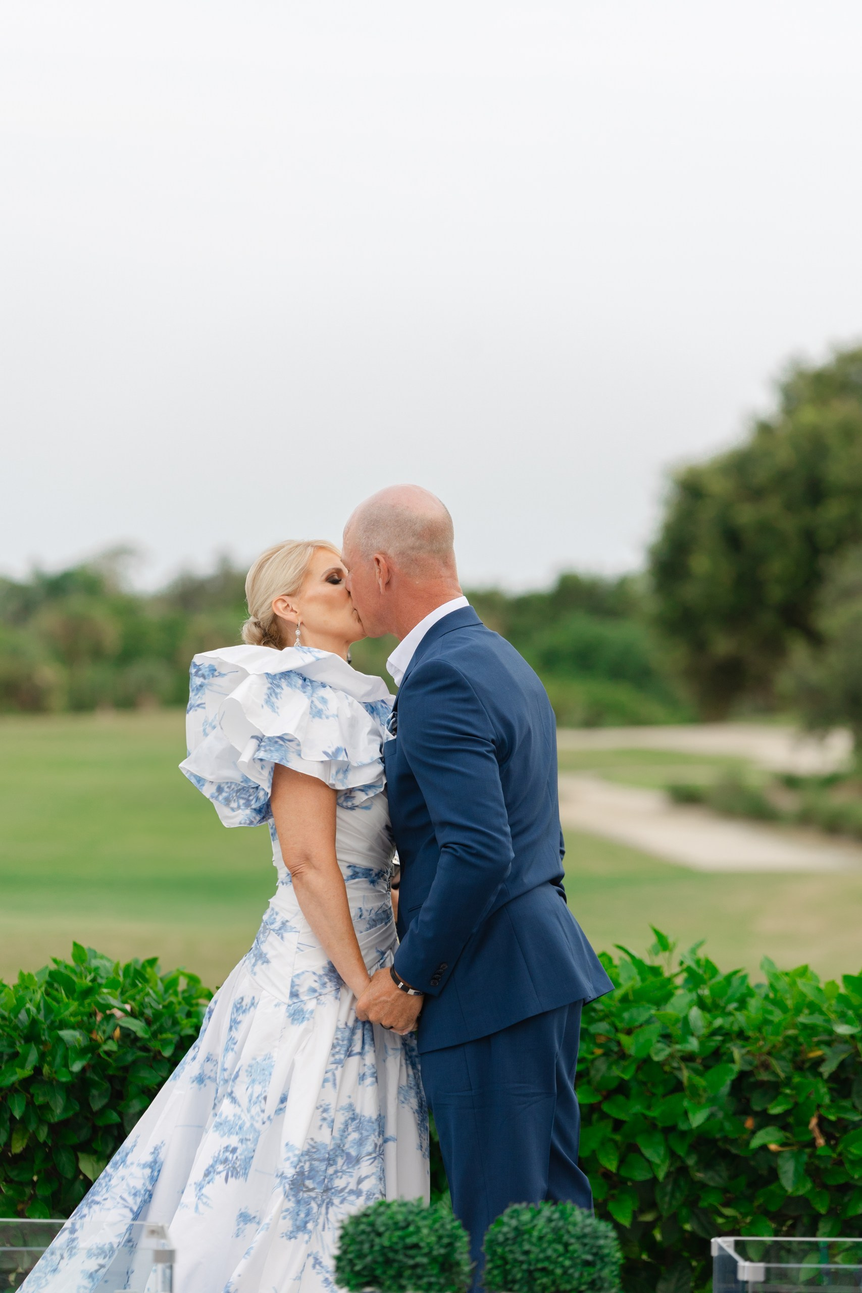 LOVE ON THE FAIRWAY. My name is Kate and I am family and wedding photographer