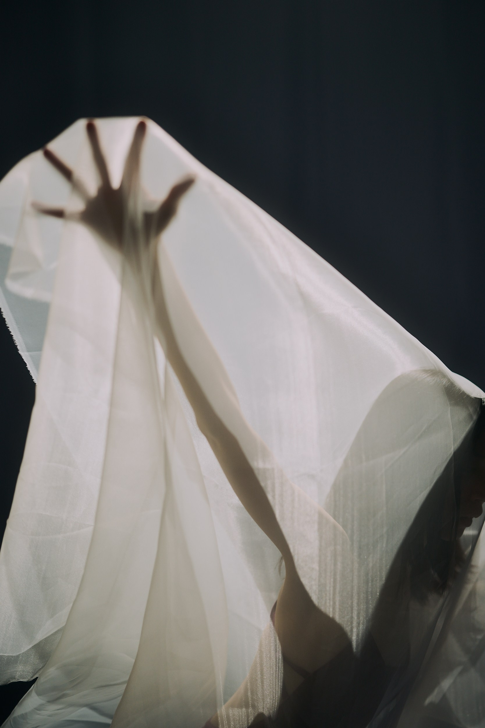 THE MOMENT OF AWAKENING. MT