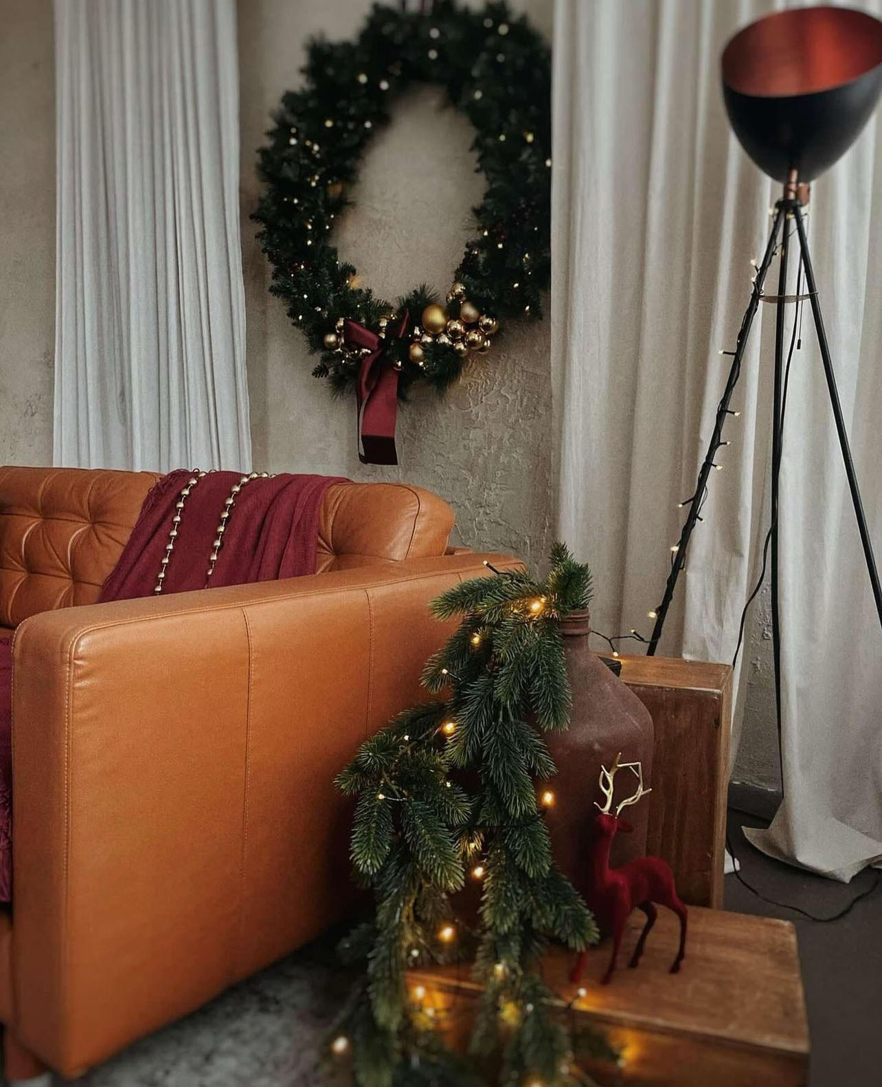 Christmas Photo Studios in Vilnius: Top Studios for Holiday Photoshoots. Framed by Evelina | Destination Wedding Photographer from Lithuania | Europe