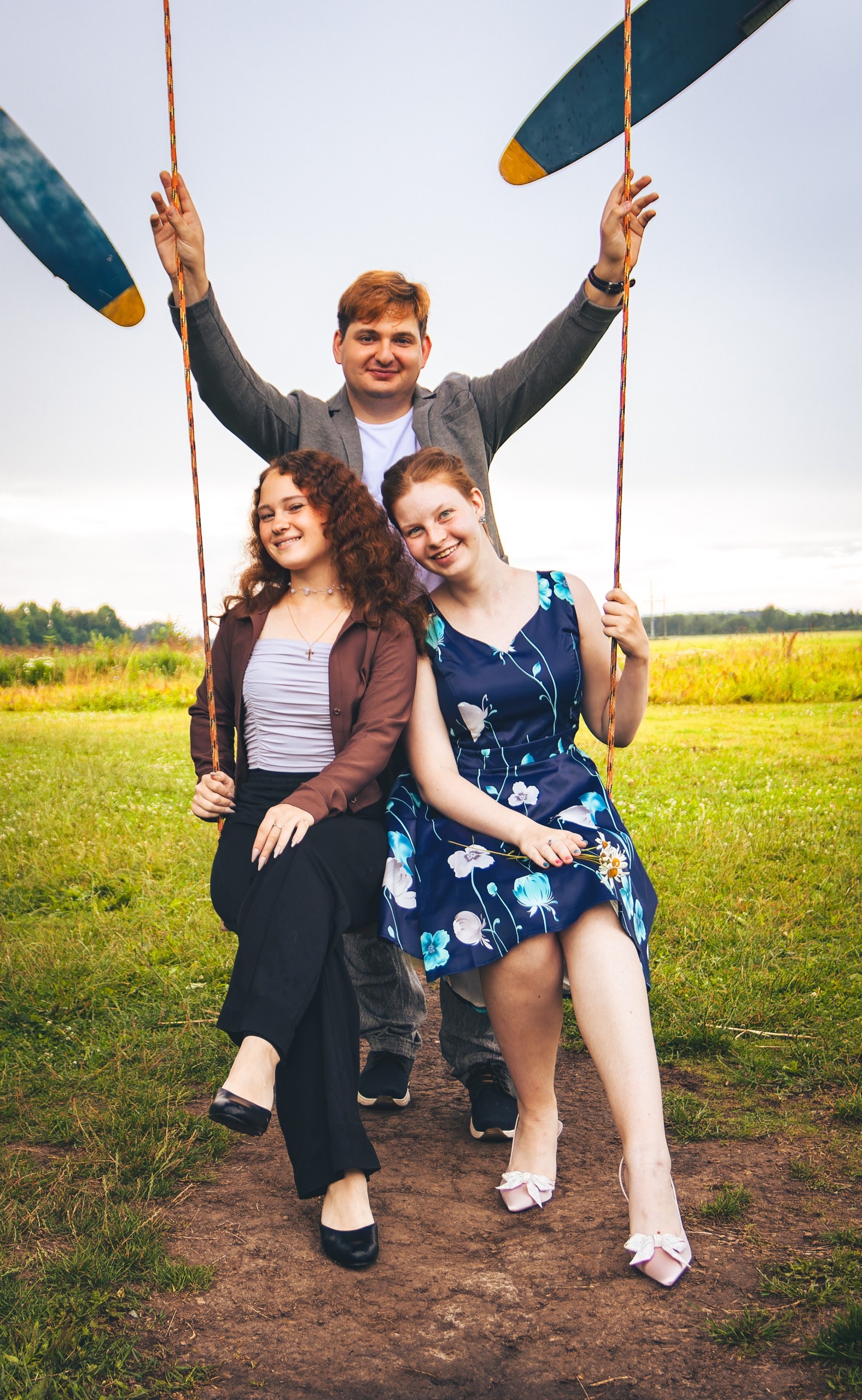 Прогулка/Самолётные портреты: Ника А., Анси Д., Павел&nbsp;К.