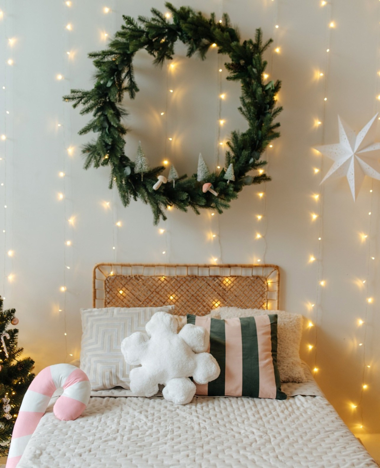 Christmas Photo Studios in Vilnius: Top Studios for Holiday Photoshoots. Framed by Evelina | Destination Wedding Photographer from Lithuania | Europe