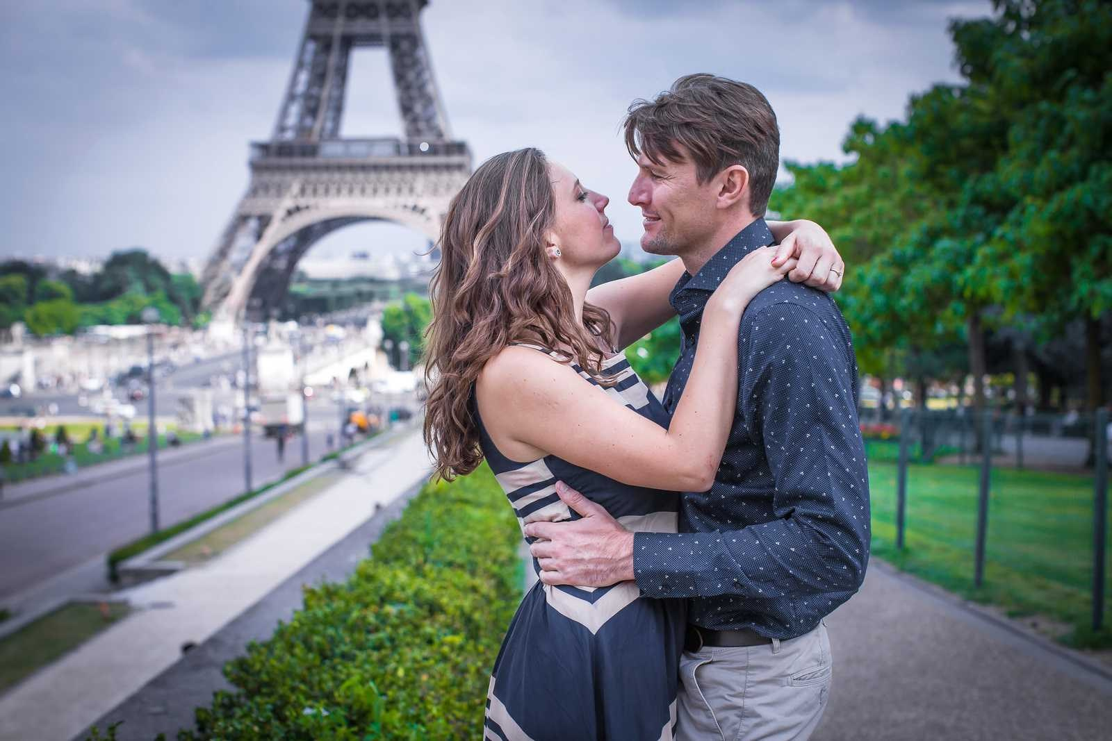 Wedding Proposal in Paris: 7 Refined & Realistic Ideas for 2026. Photographe à Paris
