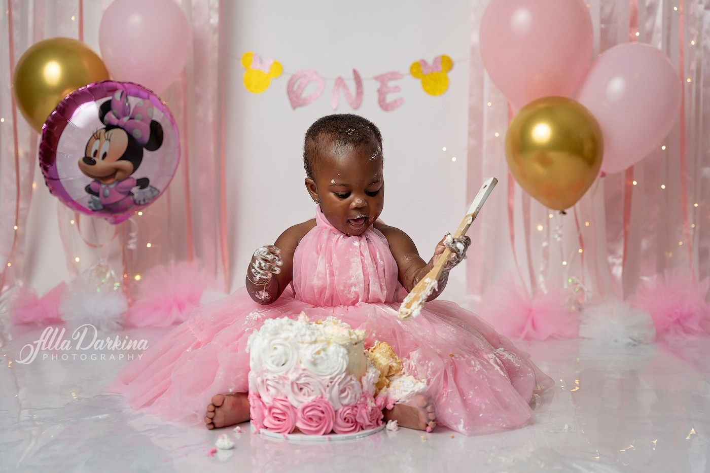 Cake smash session price guide. Newborn and family photographer. Hills District. Sydney