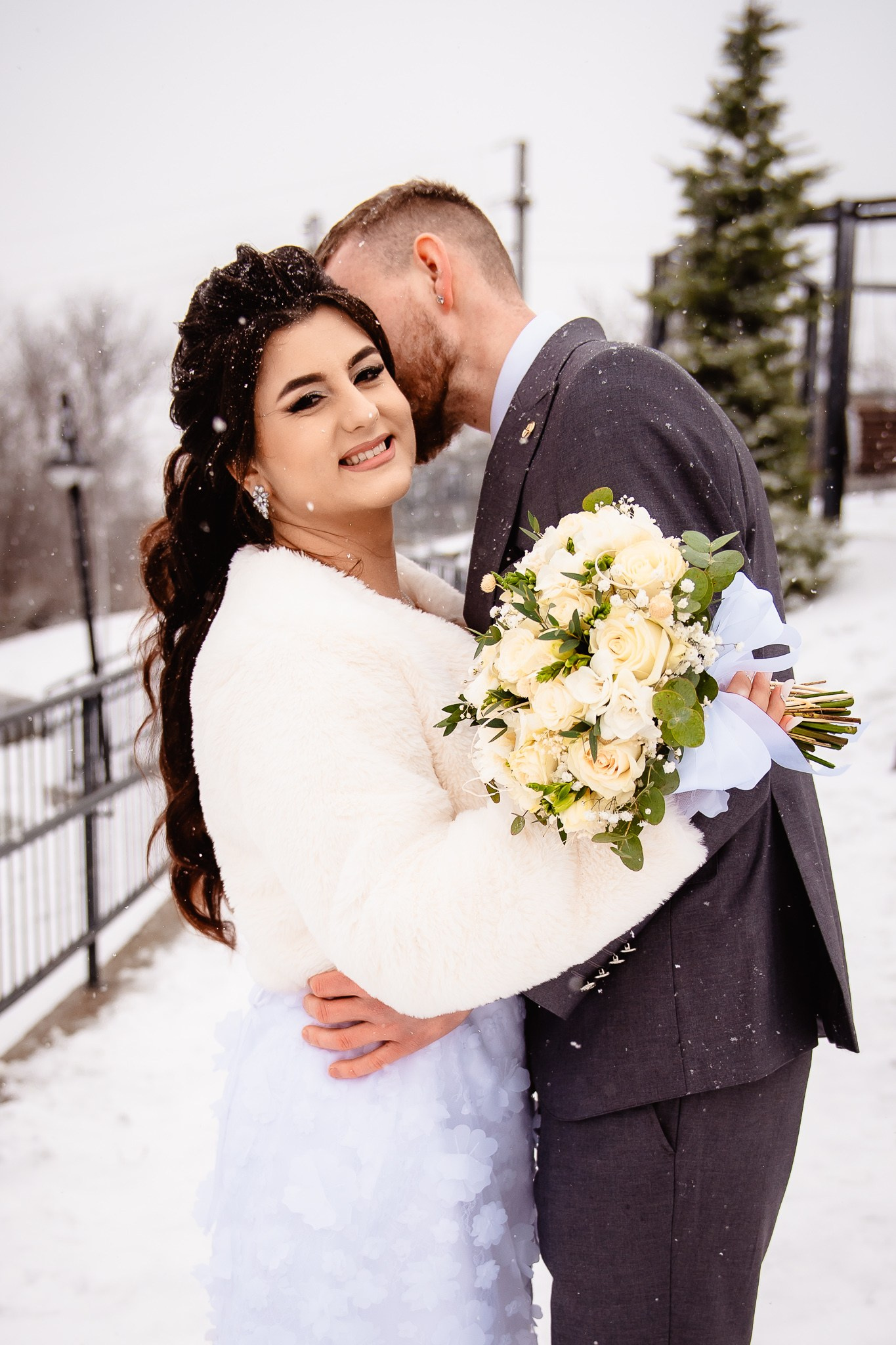 Mireasa fericita, sedinta foto iarna