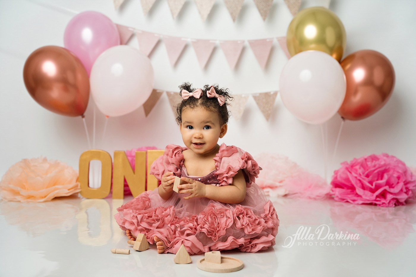 Cake smash session price guide. Newborn and family photographer. Hills District. Sydney