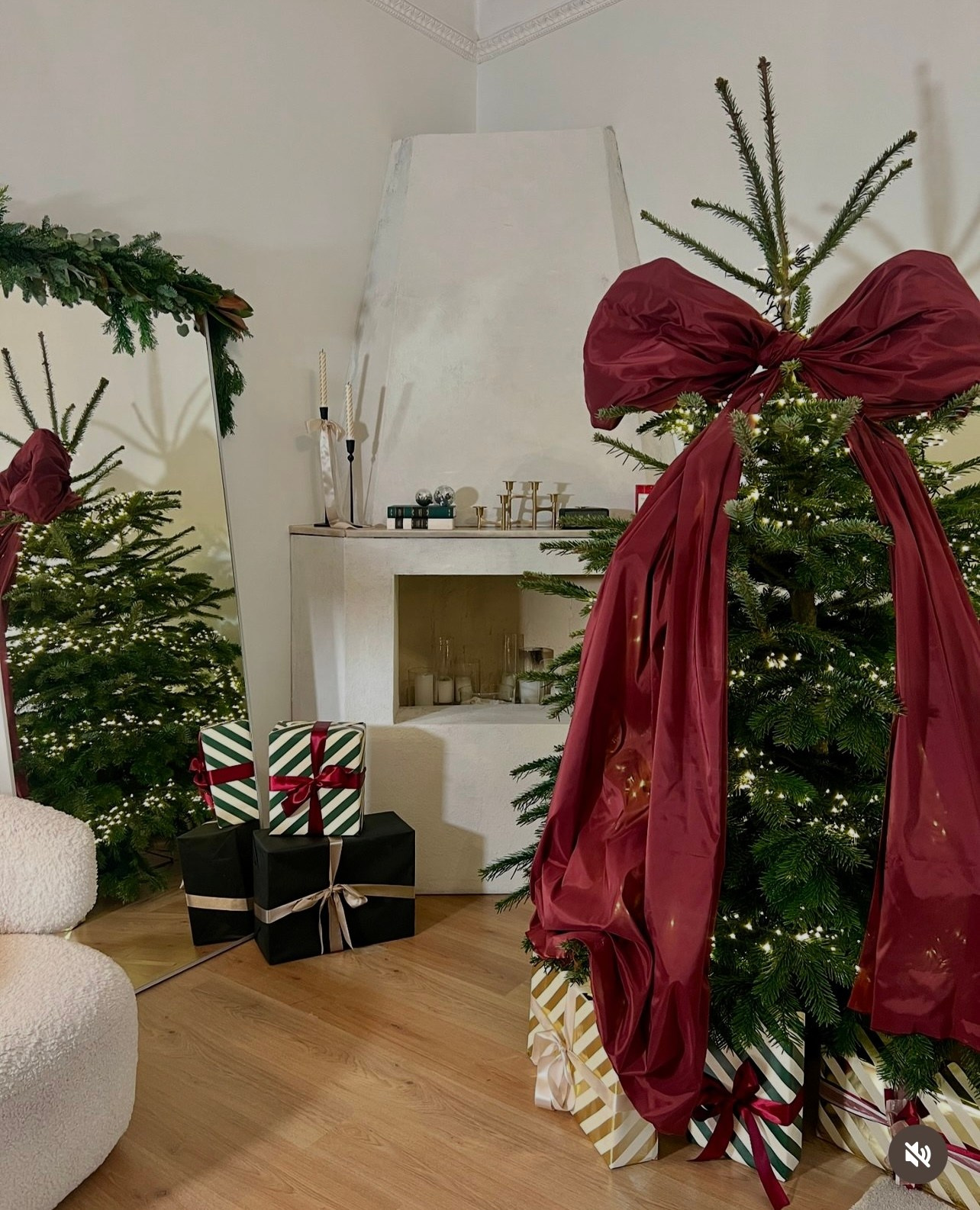 Christmas Photo Studios in Vilnius: Top Studios for Holiday Photoshoots. Framed by Evelina | Destination Wedding Photographer from Lithuania | Europe