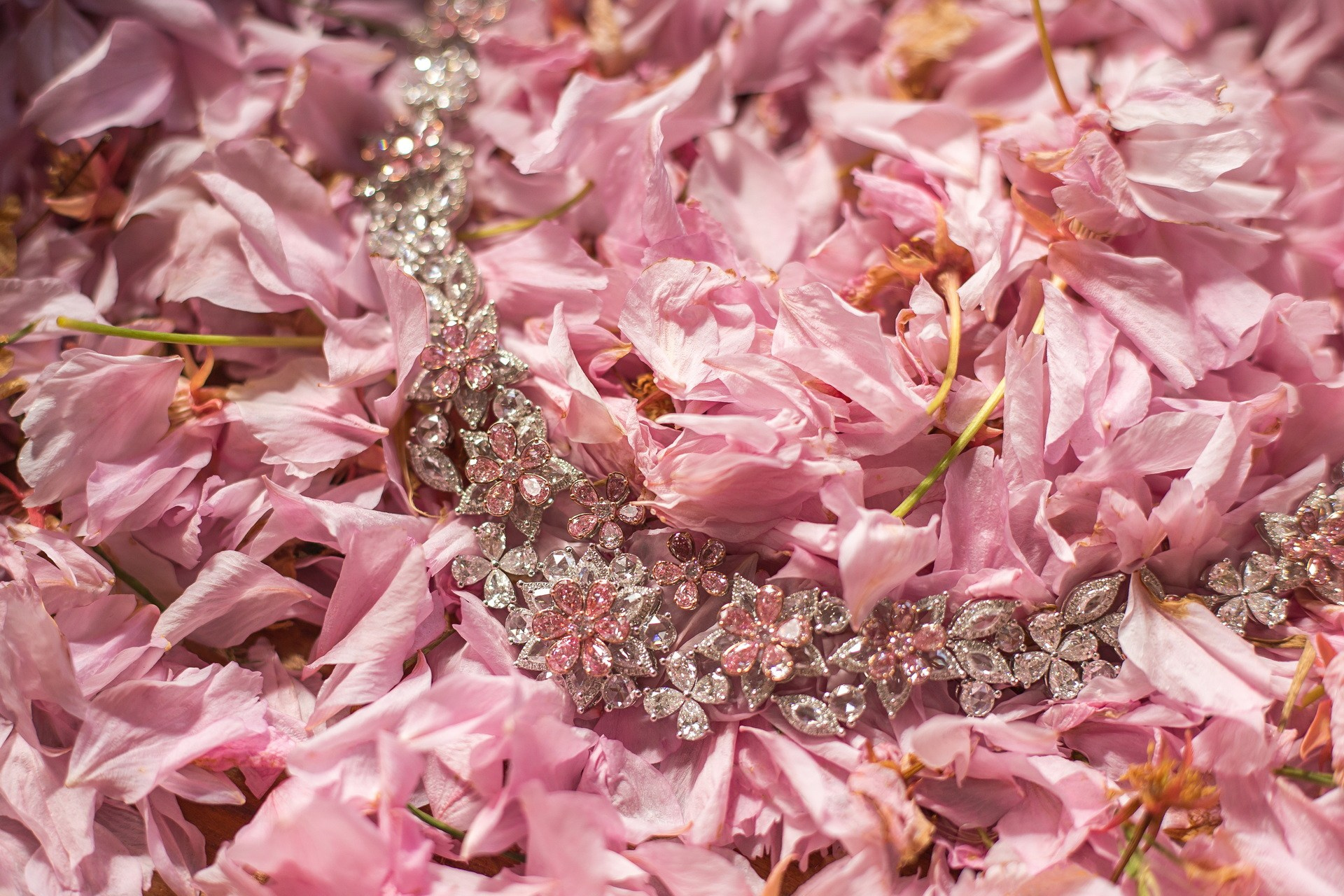 CUSTOM MADE Jewelry by Yoka Iizuka. YOKA IIZUKA | State-of-the-Art Jewelry Masterpieces