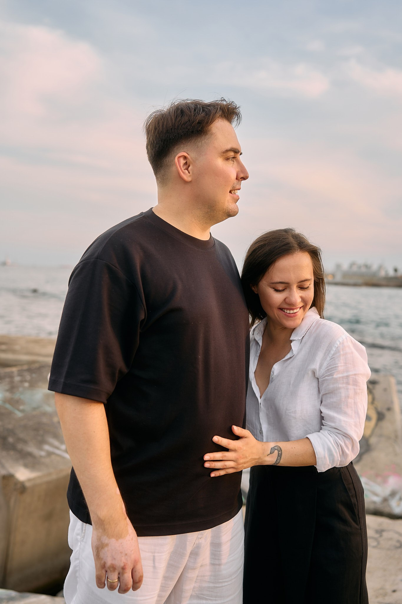 Description of the Port Olimpic location for a  love-story or individual photo shoot in Barcelona, examples of photos taken at this spot. POSTCARD.BCN Photographer Kate in Barcelona. Love-story, family or individual photo shoots