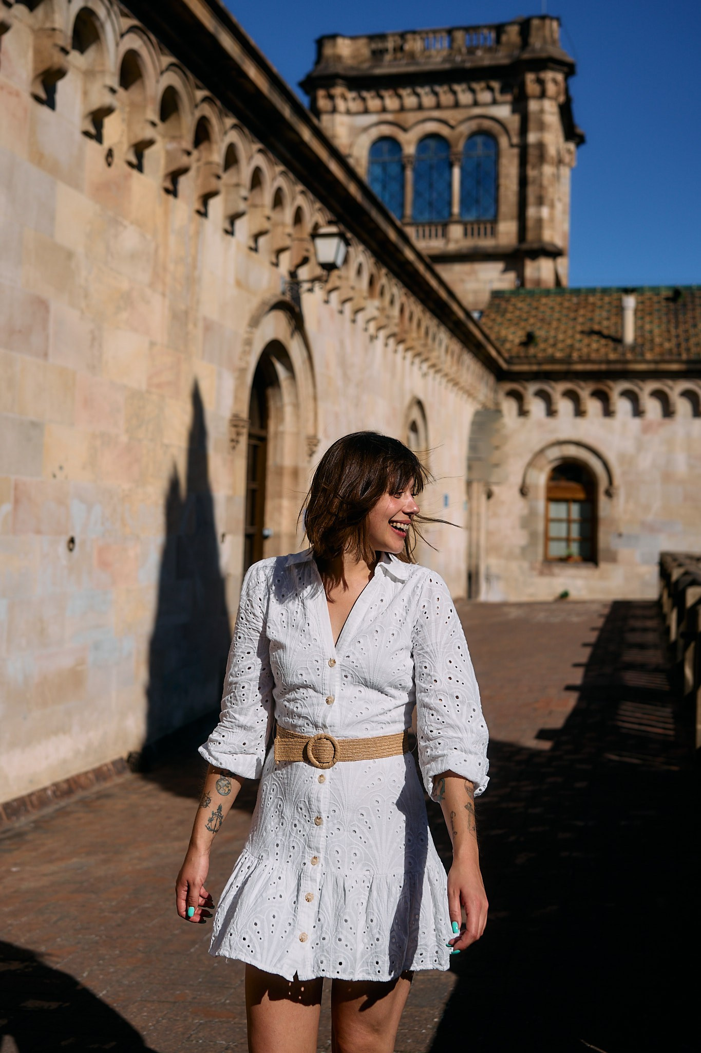 Description of the Universitat location for a  love-story or individual photo shoot in Barcelona, examples of photos taken at this spot. POSTCARD.BCN Photographer Kate in Barcelona. Love-story, family or individual photo shoots