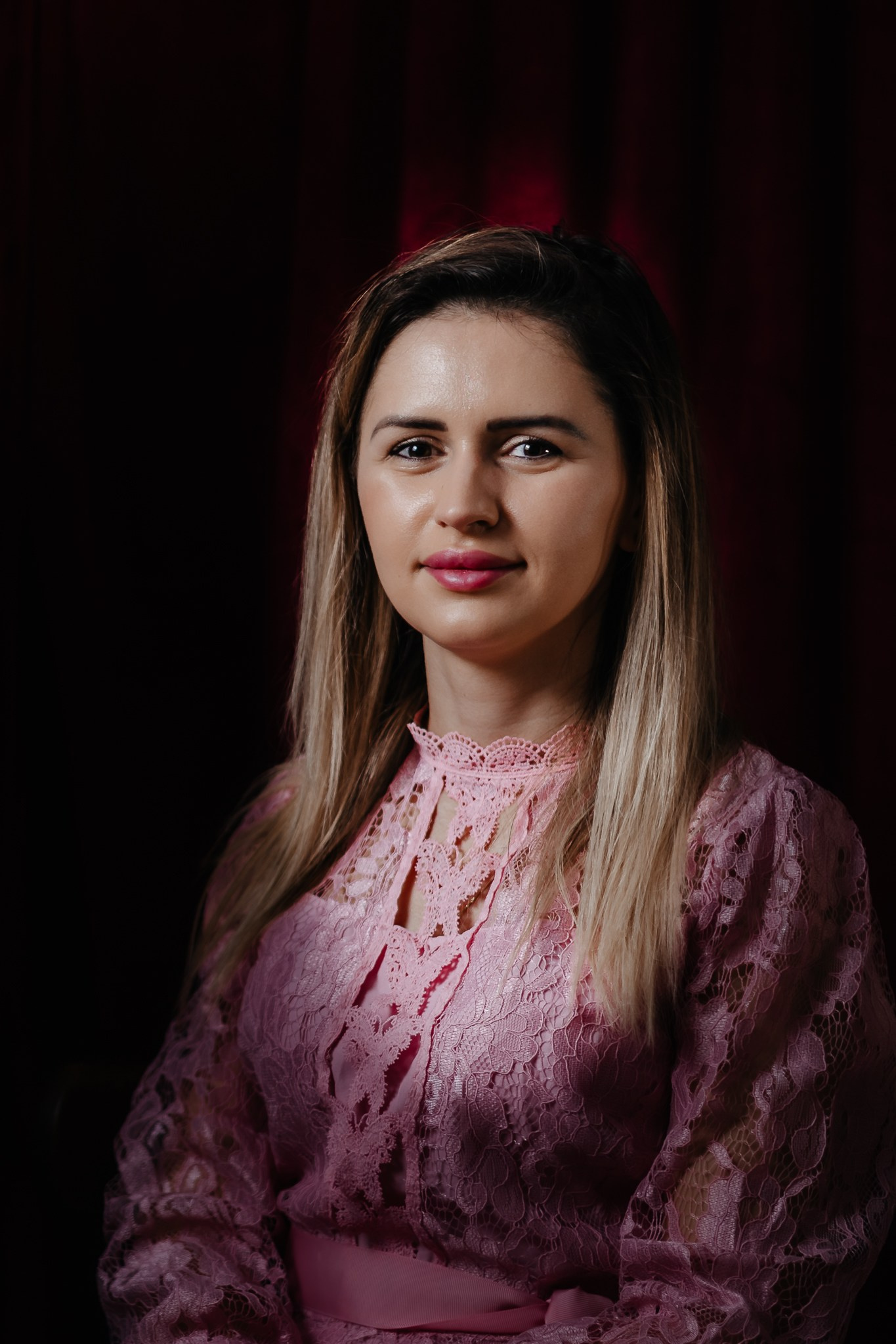 Ședințe Foto Crăciun 2025 Piatra Neamț | Fotografii de Sărbători | FotoACTIV. Fotograf Profesionist Piatra Neamț, Roman, Târgu Neamț, Bicaz, Neamț | Studio, Nuntă, Botez, Eveniment | FotoACTIV