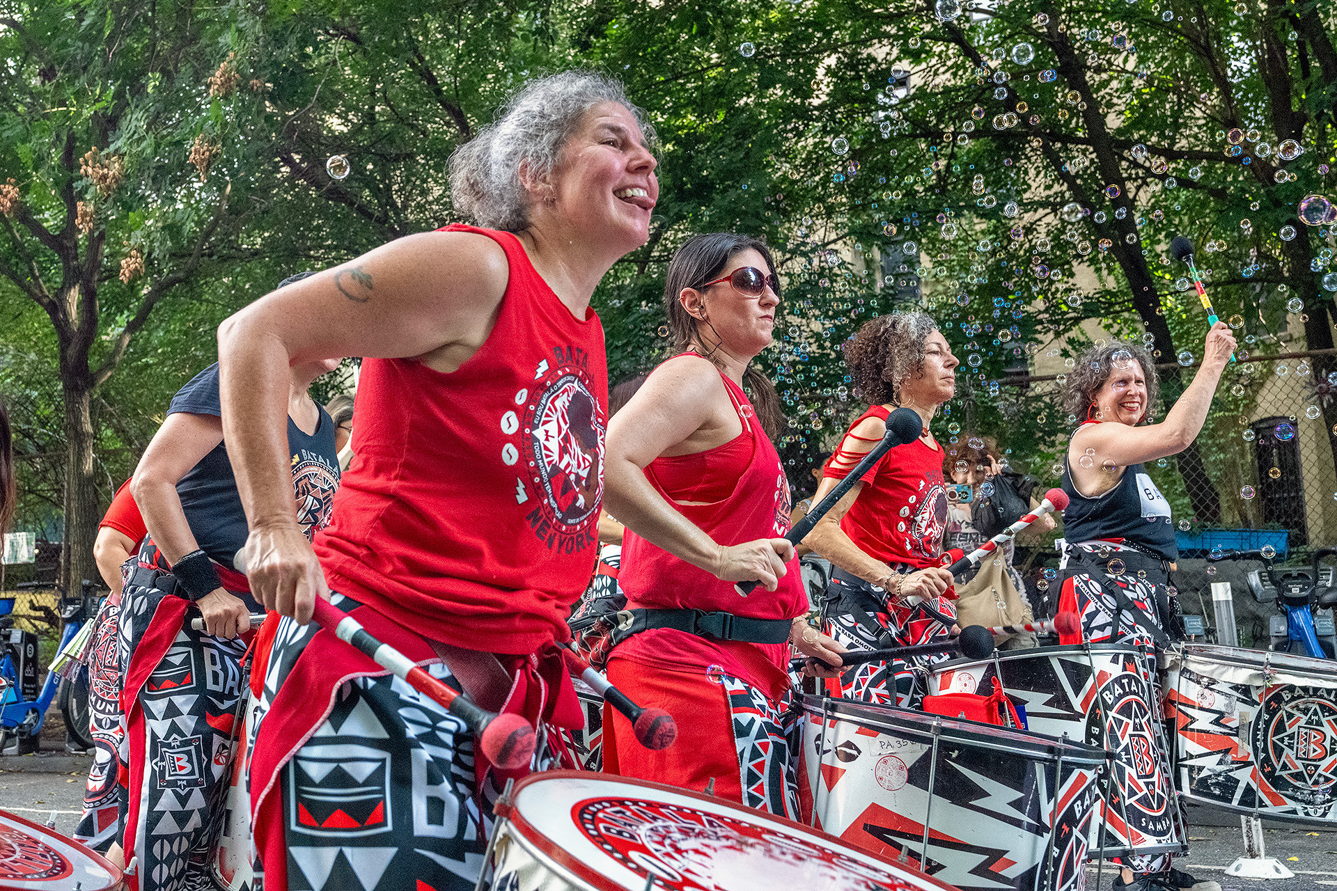 Best Street Photographer in New York City — Candid NYC Moments Captured by Emin Kuliyev. Emin Kuliyev — Award-Winning Wedding Photojournalist NYC & USA | Best Wedding Photographer Known for Candid, Timeless Moments