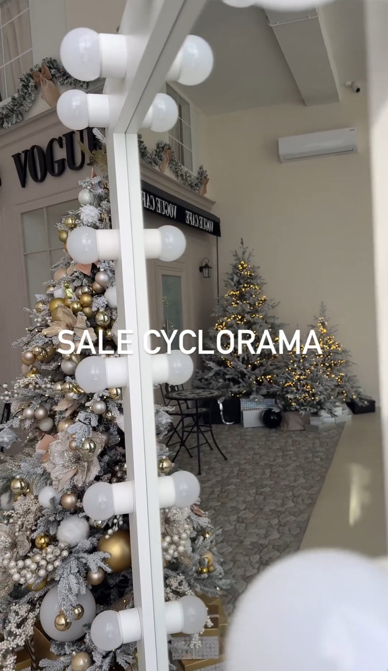 Christmas Photo Studios in Vilnius: Top Studios for Holiday Photoshoots. Framed by Evelina | Destination Wedding Photographer from Lithuania | Europe