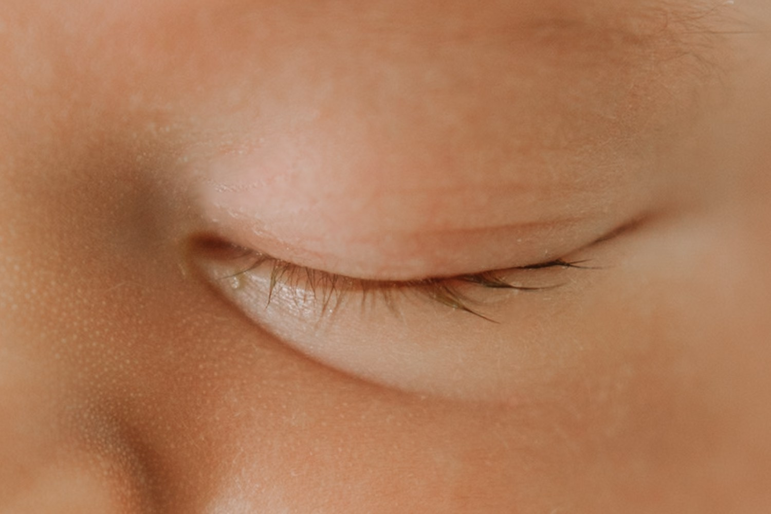 Neugeborenenfotografie Düsseldorf, Newborn Shooting Düsseldorf, Babyfotograf Düsseldorf, natürliche Babyfotos, Familienfotografie Düsseldorf, Neugeborenenshooting NRW.