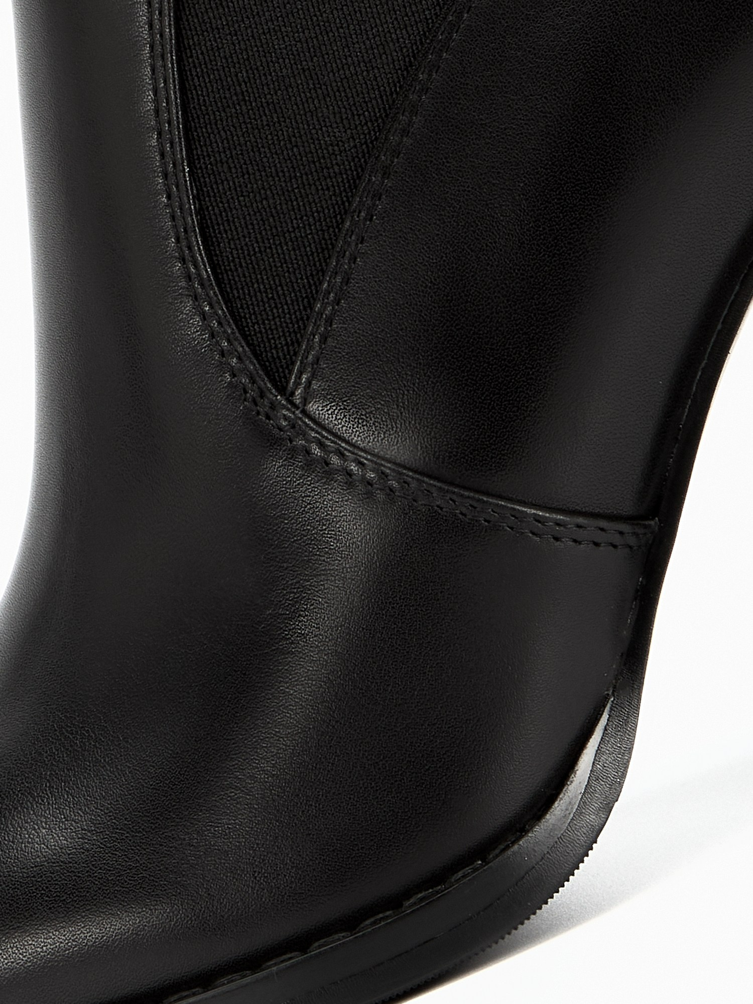 Съёмка обуви. Предметная фотосъемка в Алматы. Студия фото и видео съемки товаров