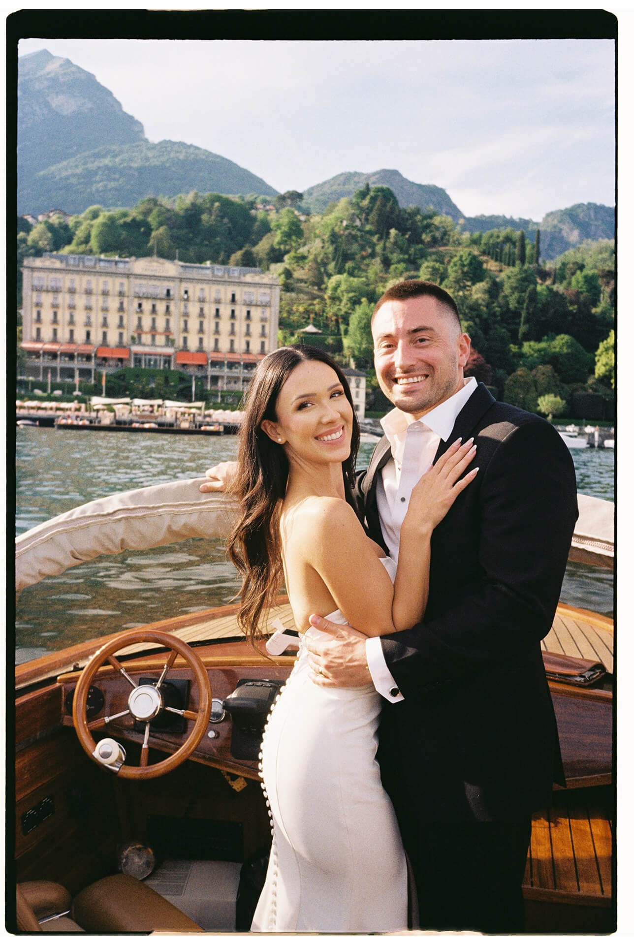 Lake Como Wedding Photographer | Inna Zaytseva Photography. Wedding photographer in Europe. Italy, Lake Como. Aesthetic elegant story-telling