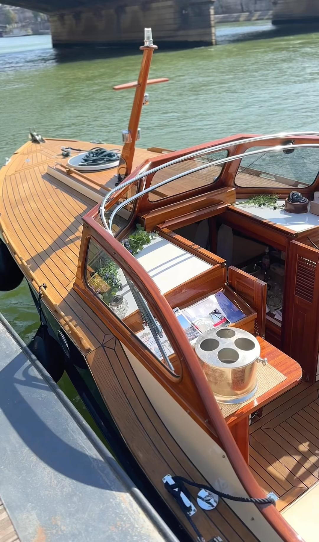 Unforgettable Celebrations: Capture Your Joy on a Yacht. Photographe à Paris