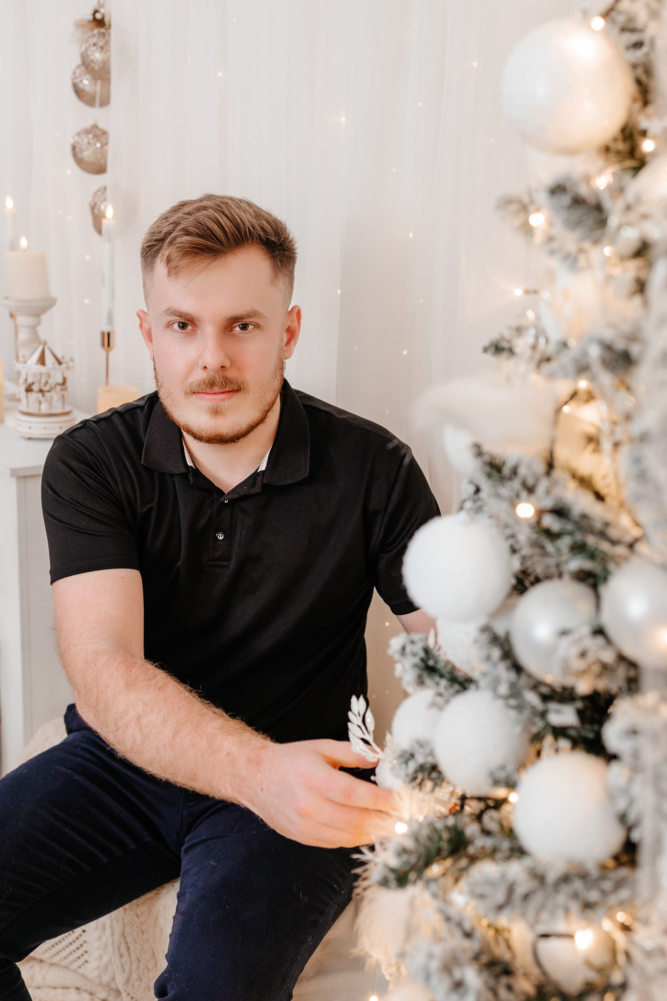 Ședințe Foto Crăciun 2025 Piatra Neamț | Fotografii de Sărbători | FotoACTIV. Fotograf Profesionist Piatra Neamț, Roman, Târgu Neamț, Bicaz, Neamț | Studio, Nuntă, Botez, Eveniment | FotoACTIV