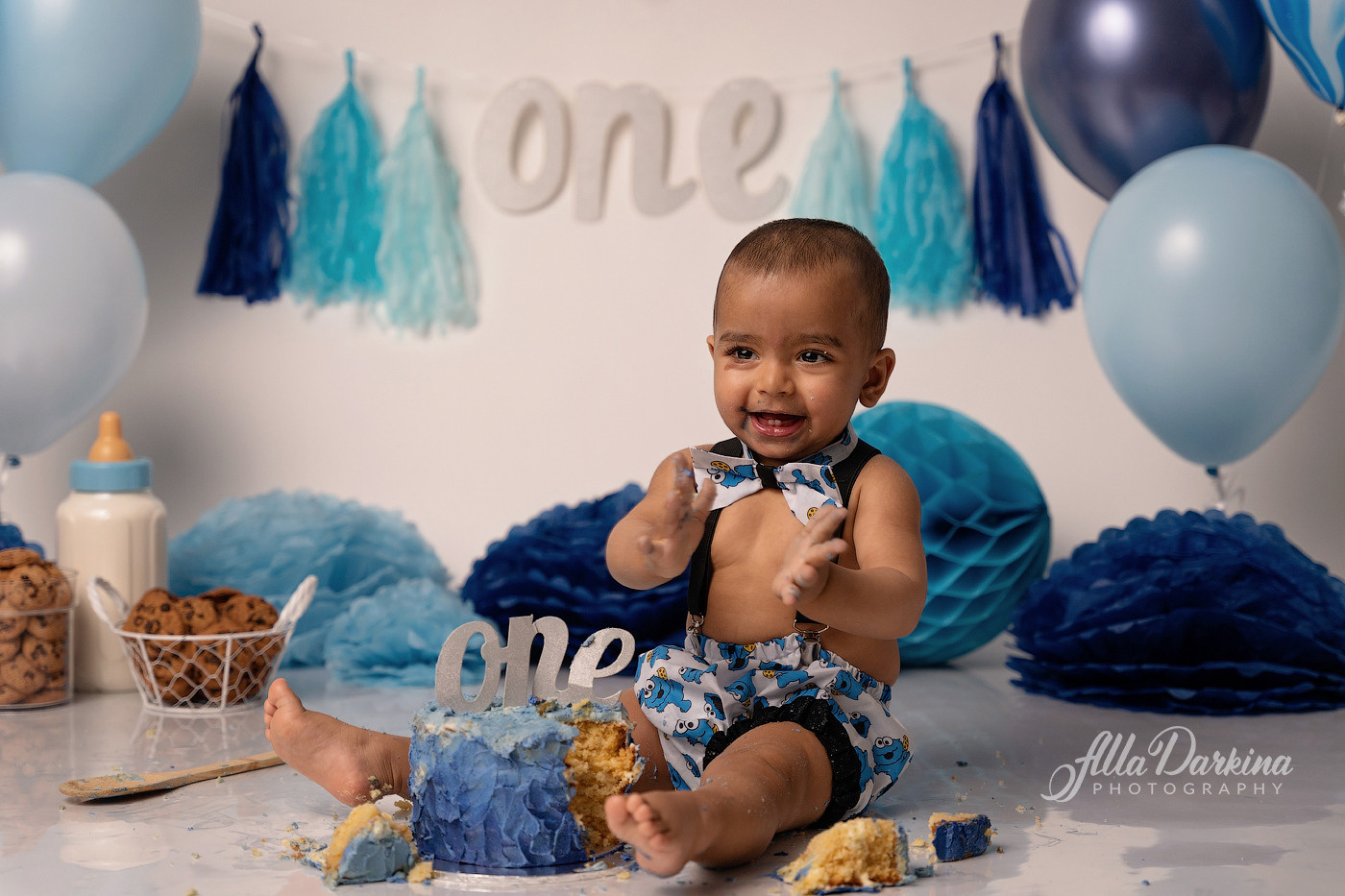 Cookie monster cake smash for Aavyan. Sneak peek. Newborn and family photographer. Hills District. Sydney