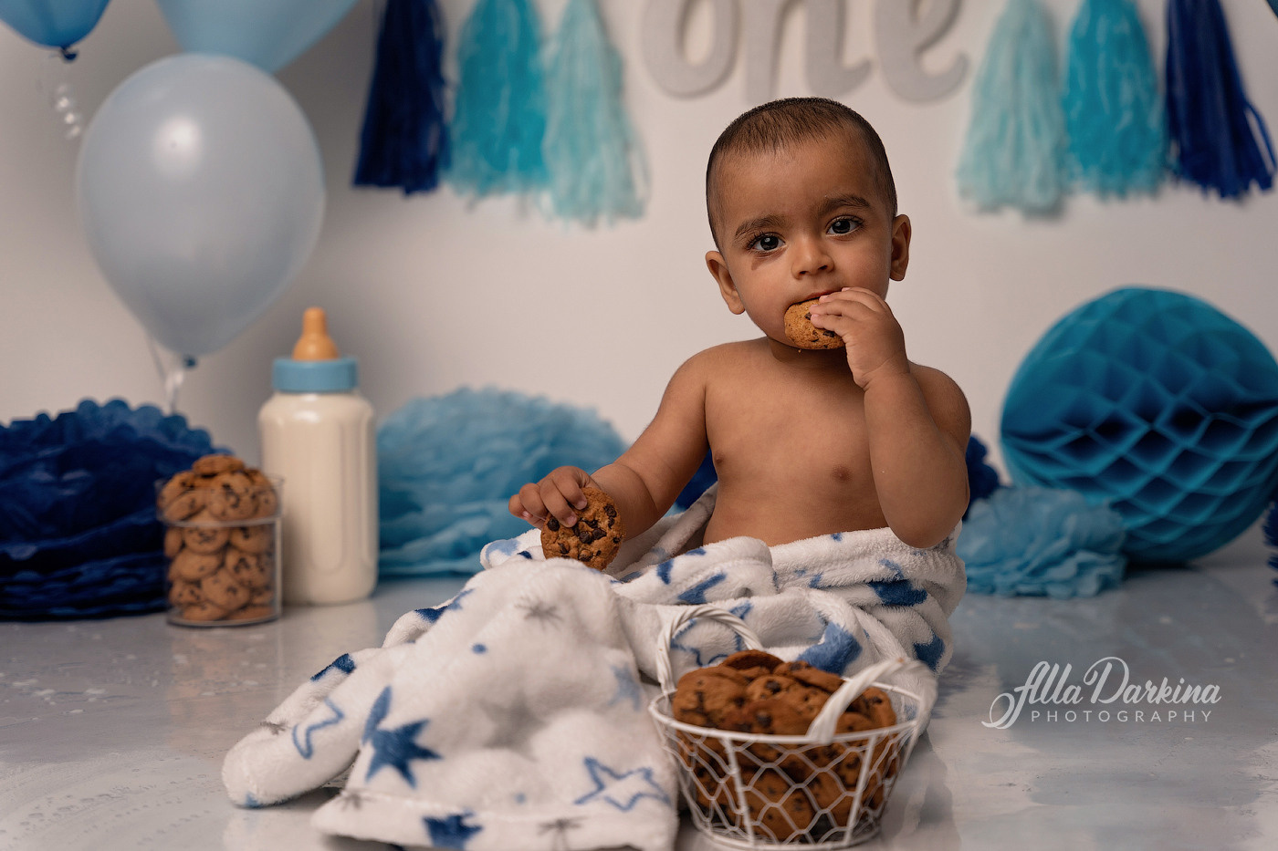 Cookie monster cake smash for Aavyan. Sneak peek. Newborn and family photographer. Hills District. Sydney