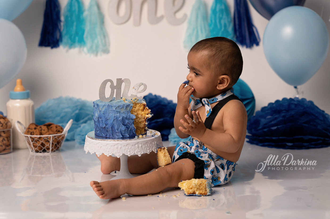 Cookie monster cake smash for Aavyan. Sneak peek. Newborn and family photographer. Hills District. Sydney