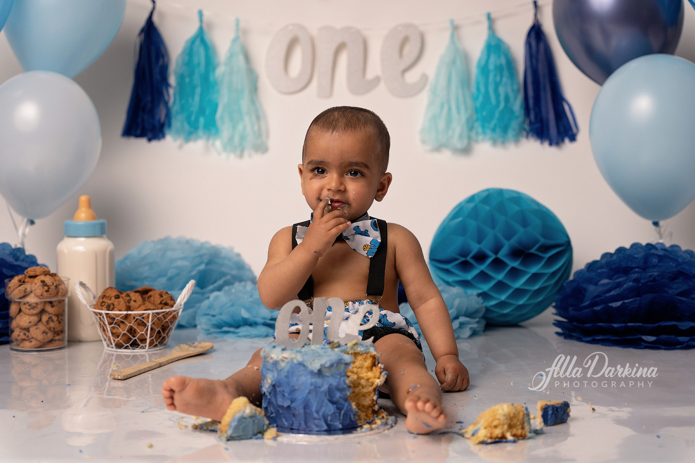 Cookie monster cake smash for Aavyan. Sneak peek. Newborn and family photographer. Hills District. Sydney