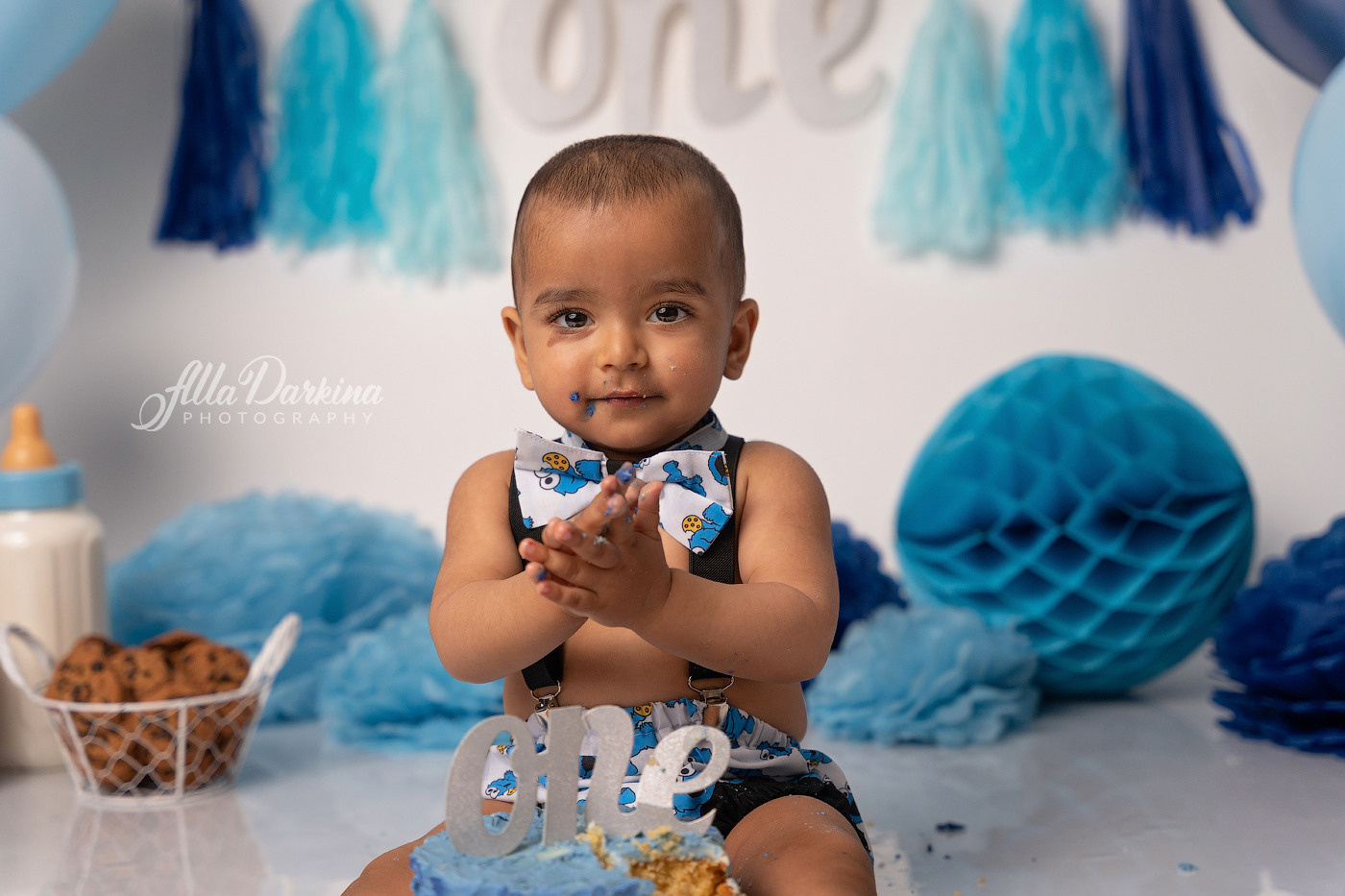 Cookie monster cake smash for Aavyan. Sneak peek. Newborn and family photographer. Hills District. Sydney