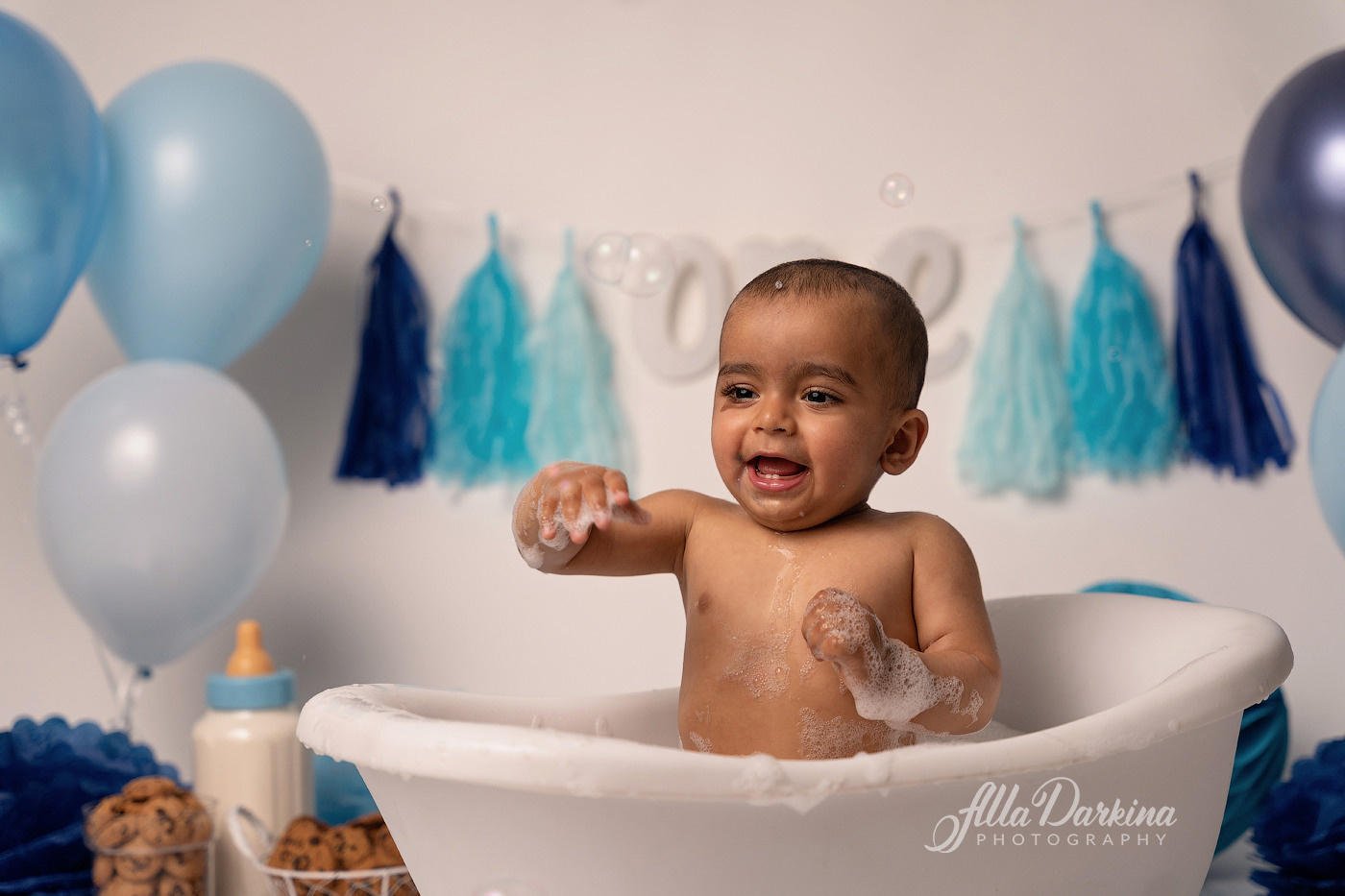 Cookie monster cake smash for Aavyan. Sneak peek. Newborn and family photographer. Hills District. Sydney