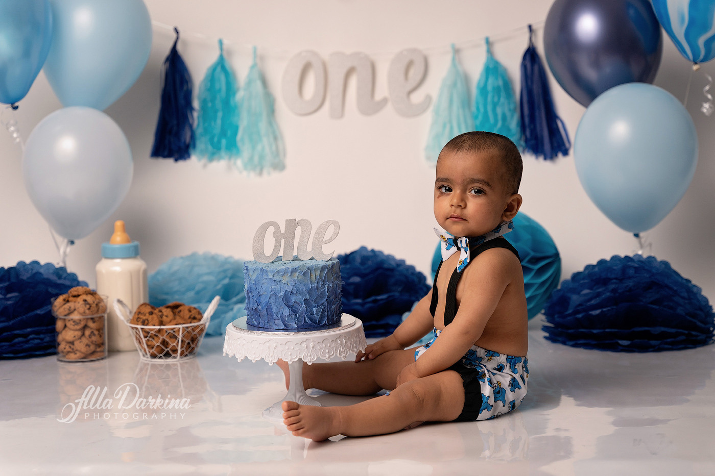 Cookie monster cake smash for Aavyan. Sneak peek. Newborn and family photographer. Hills District. Sydney