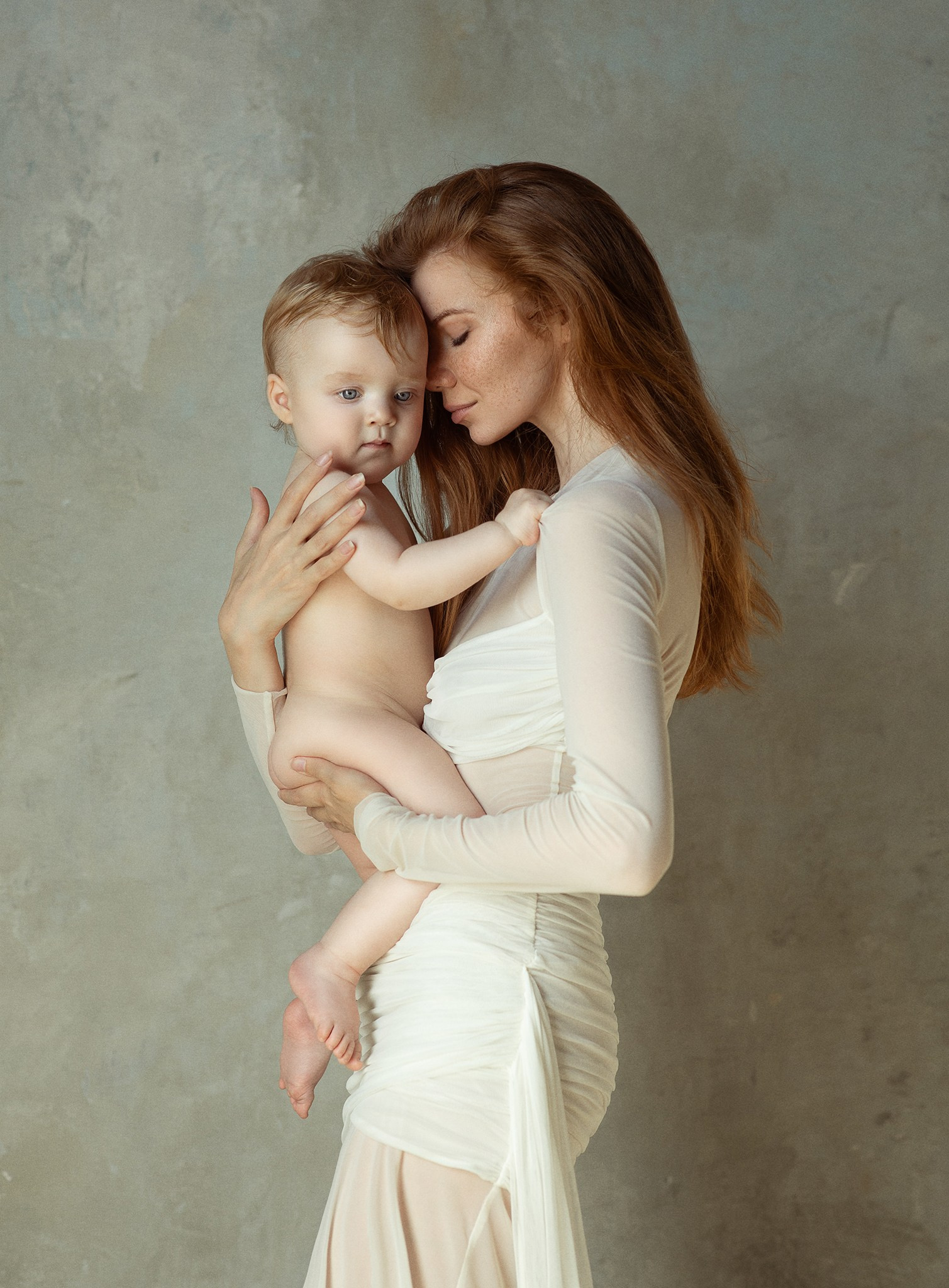 Women and maternity photographer in Brussels, Belgium