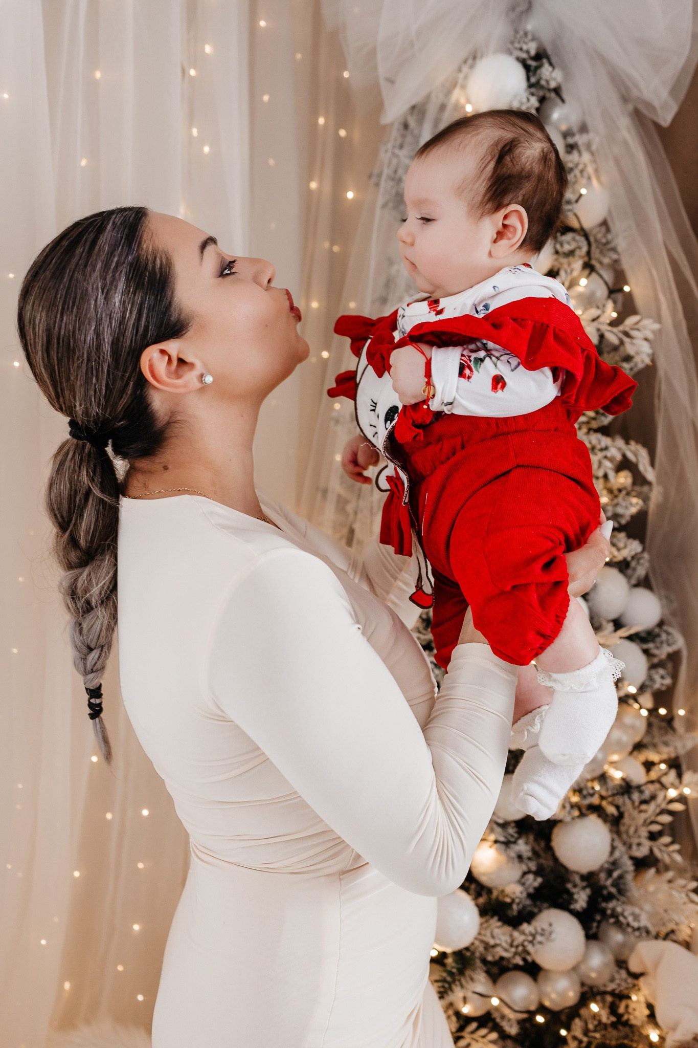 Ședințe Foto Crăciun 2025 Piatra Neamț | Fotografii de Sărbători | FotoACTIV. Fotograf Profesionist Piatra Neamț, Roman, Târgu Neamț, Bicaz, Neamț | Studio, Nuntă, Botez, Eveniment | FotoACTIV