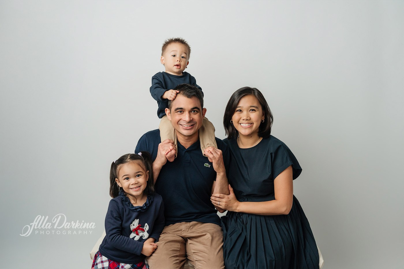 Photo session for 3-12 months babies price guide. Newborn and family photographer. Hills District. Sydney
