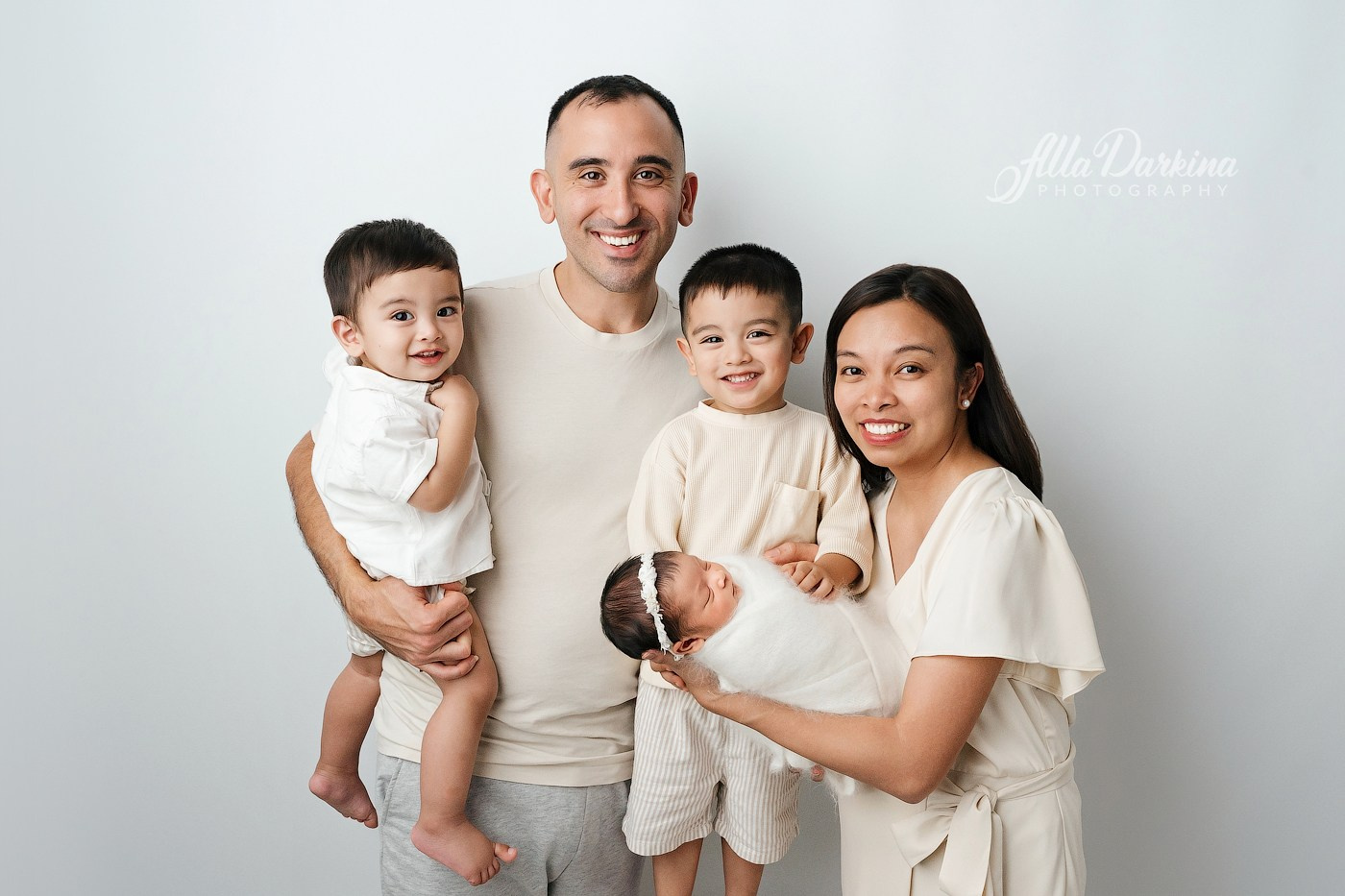 Newborn Photography in Kellyville, Sydney | Beautiful Family & Generational Portraits
