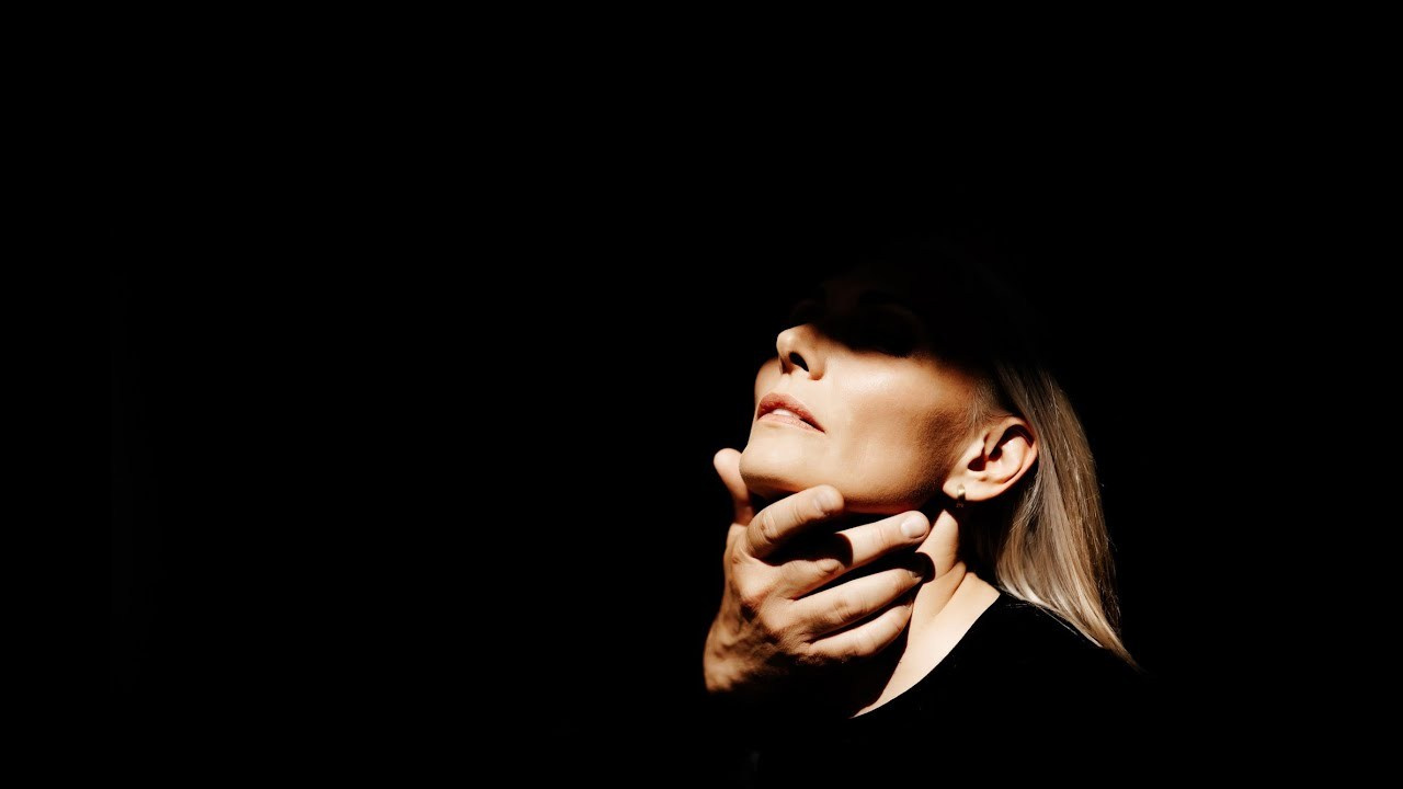 Adriana-Lambros. Fotograf și videograf de nuntă R. Moldova, Romania