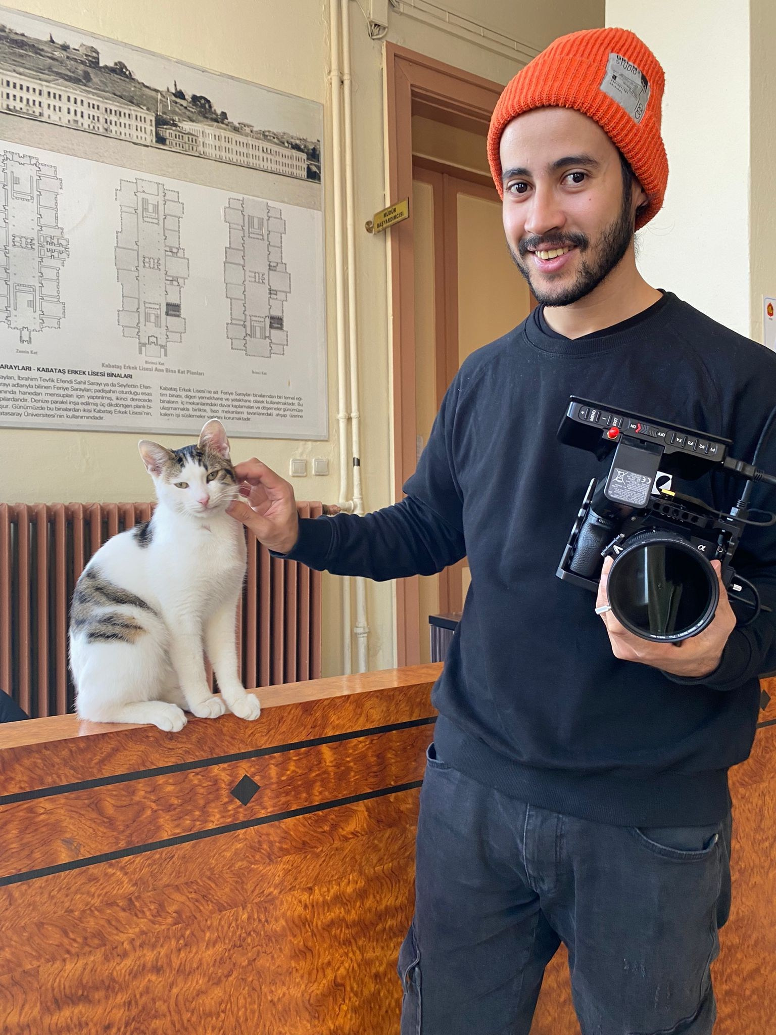 Предложения. Брахим — фотограф