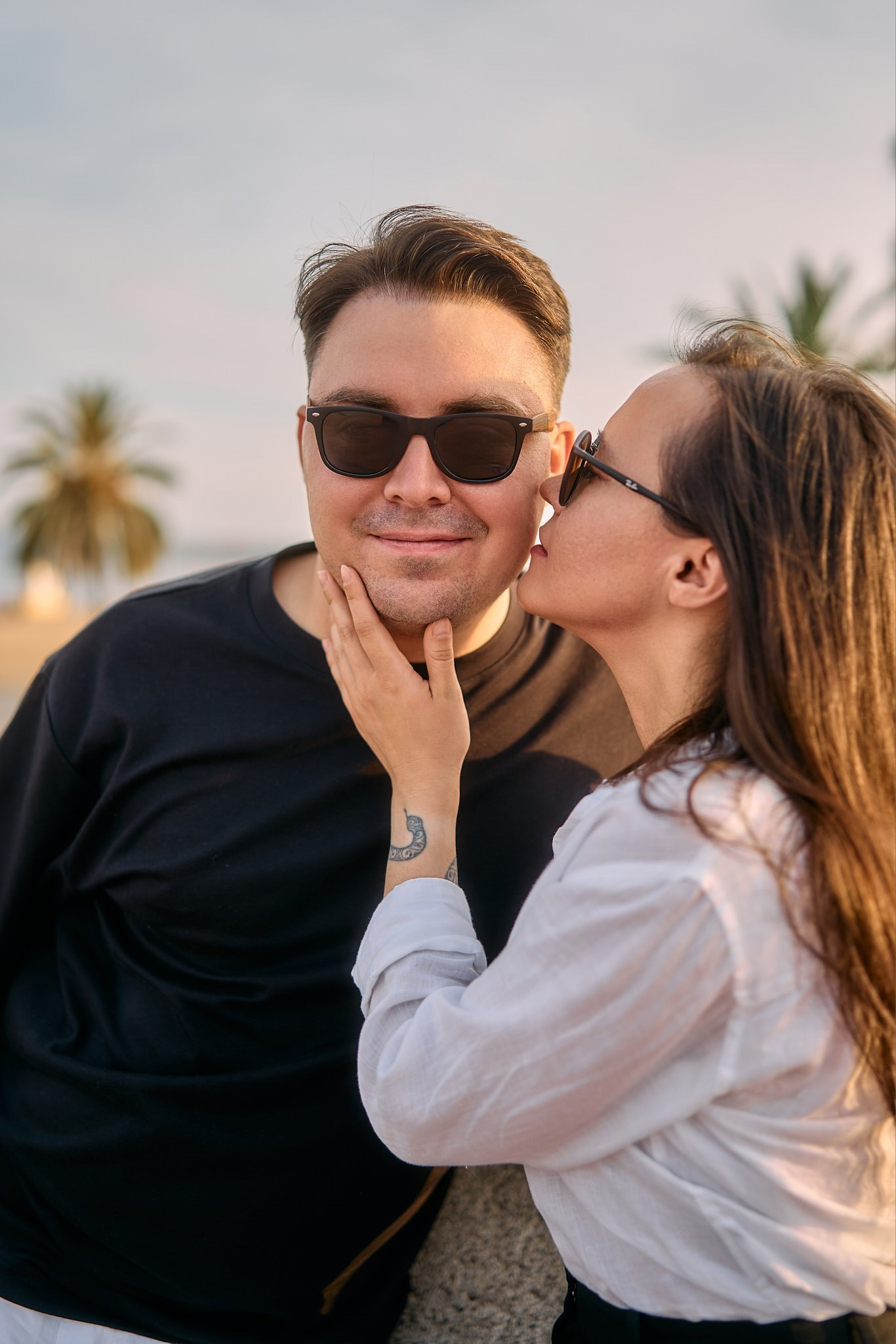 Description of the Port Olimpic location for a  love-story or individual photo shoot in Barcelona, examples of photos taken at this spot. POSTCARD.BCN Photographer Kate in Barcelona. Love-story, family or individual photo shoots
