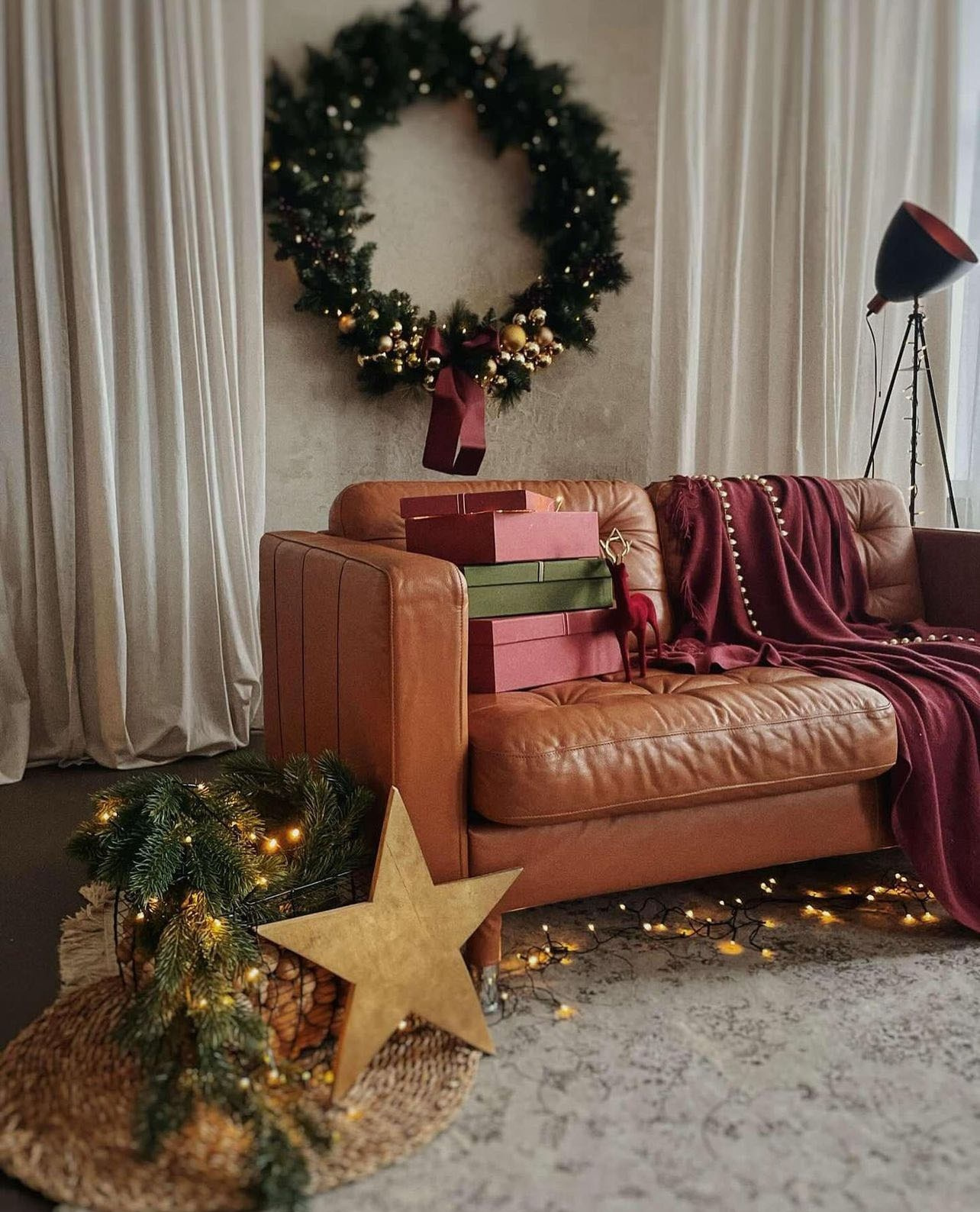 Christmas Photo Studios in Vilnius: Top Studios for Holiday Photoshoots. Framed by Evelina | Destination Wedding Photographer from Lithuania | Europe