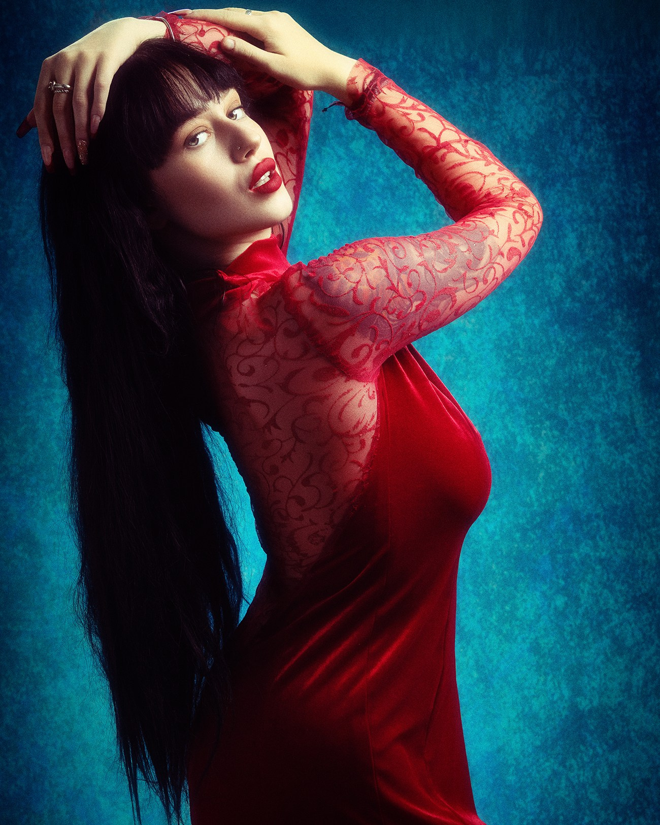 Studio foto profesional în București, specializat în portrete, beauty, fashion și fotografie de produs. Lumini de calitate. – Mitroi Iulian